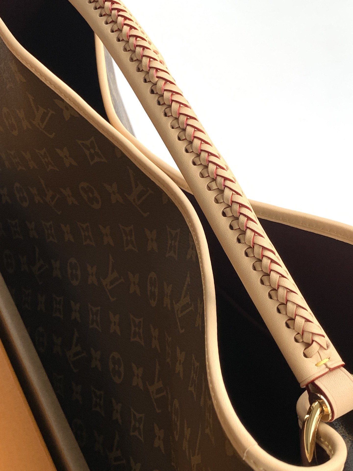 LV Again M25877 53x30x15.5cm