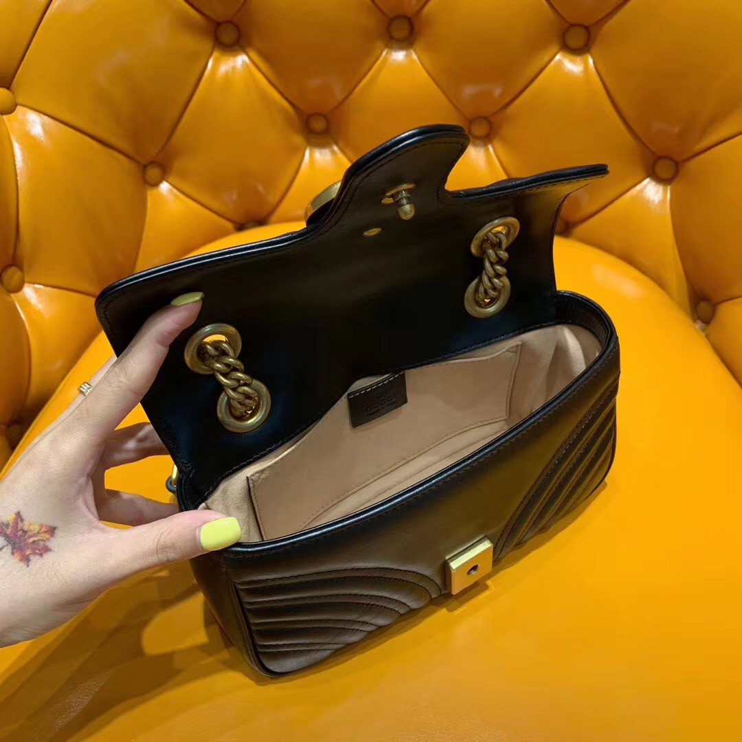 GG Marmont Shoulder Bag 22cm