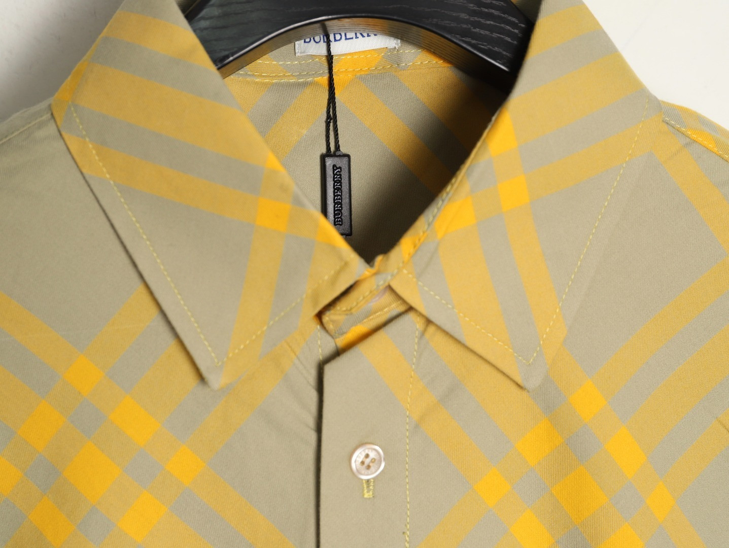 B**rry long-sleeved shirts