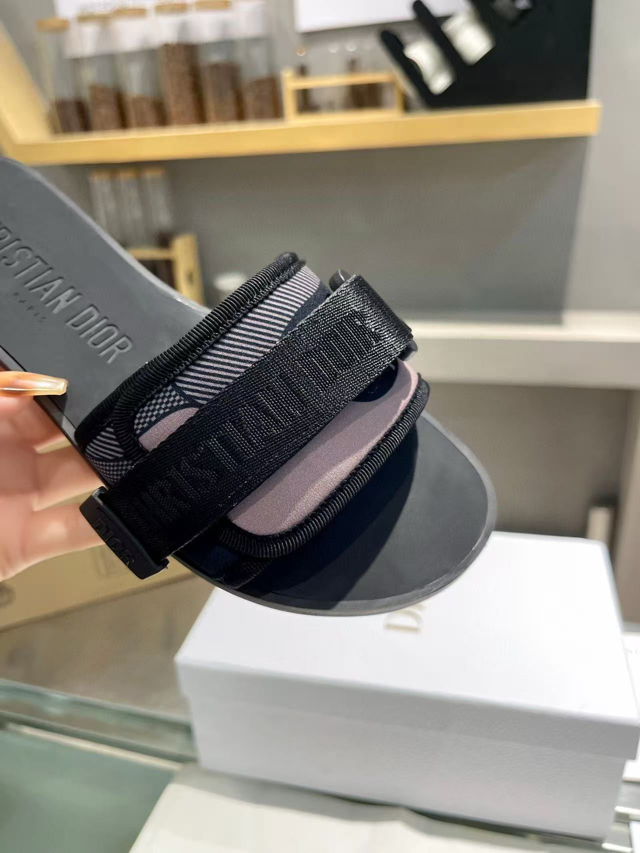 UA Dio(r)evolution Slide