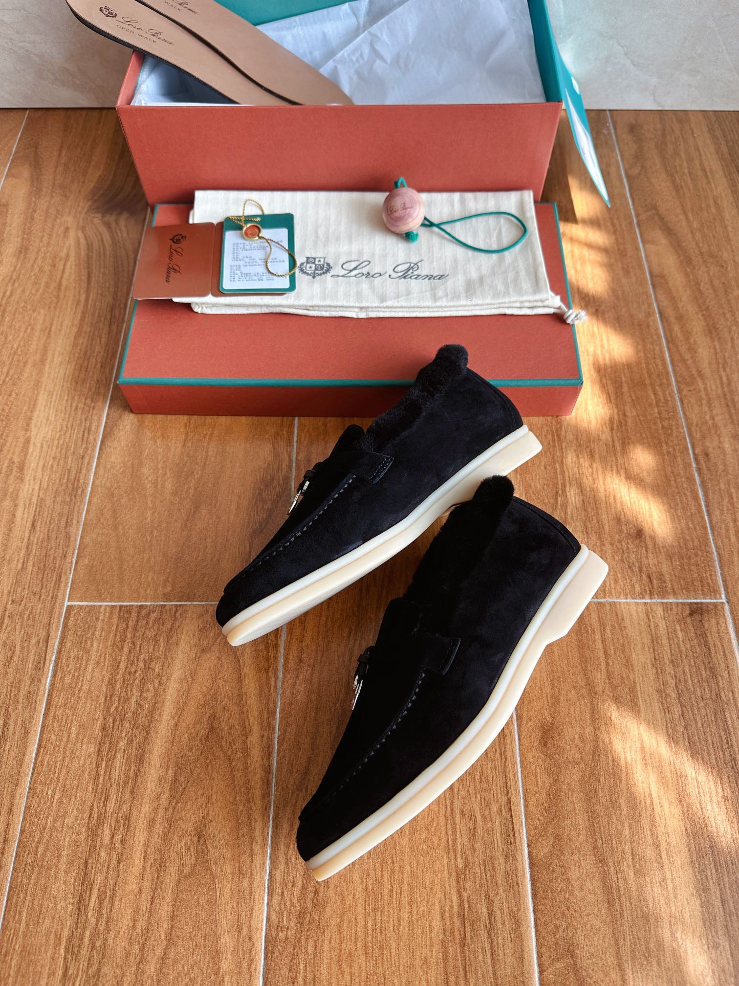 ua L**o p*ana summer charms walk loafers