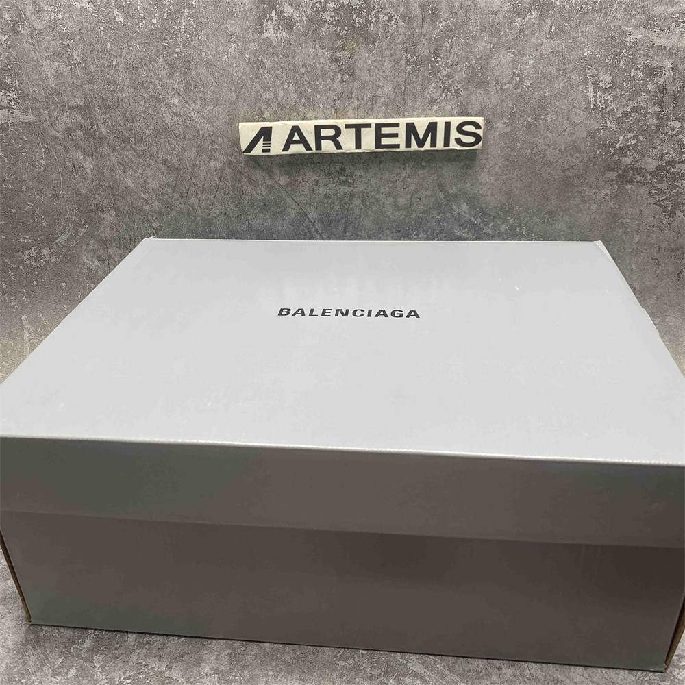 ua Ba*len*cia*ga triple sdiy metal white red