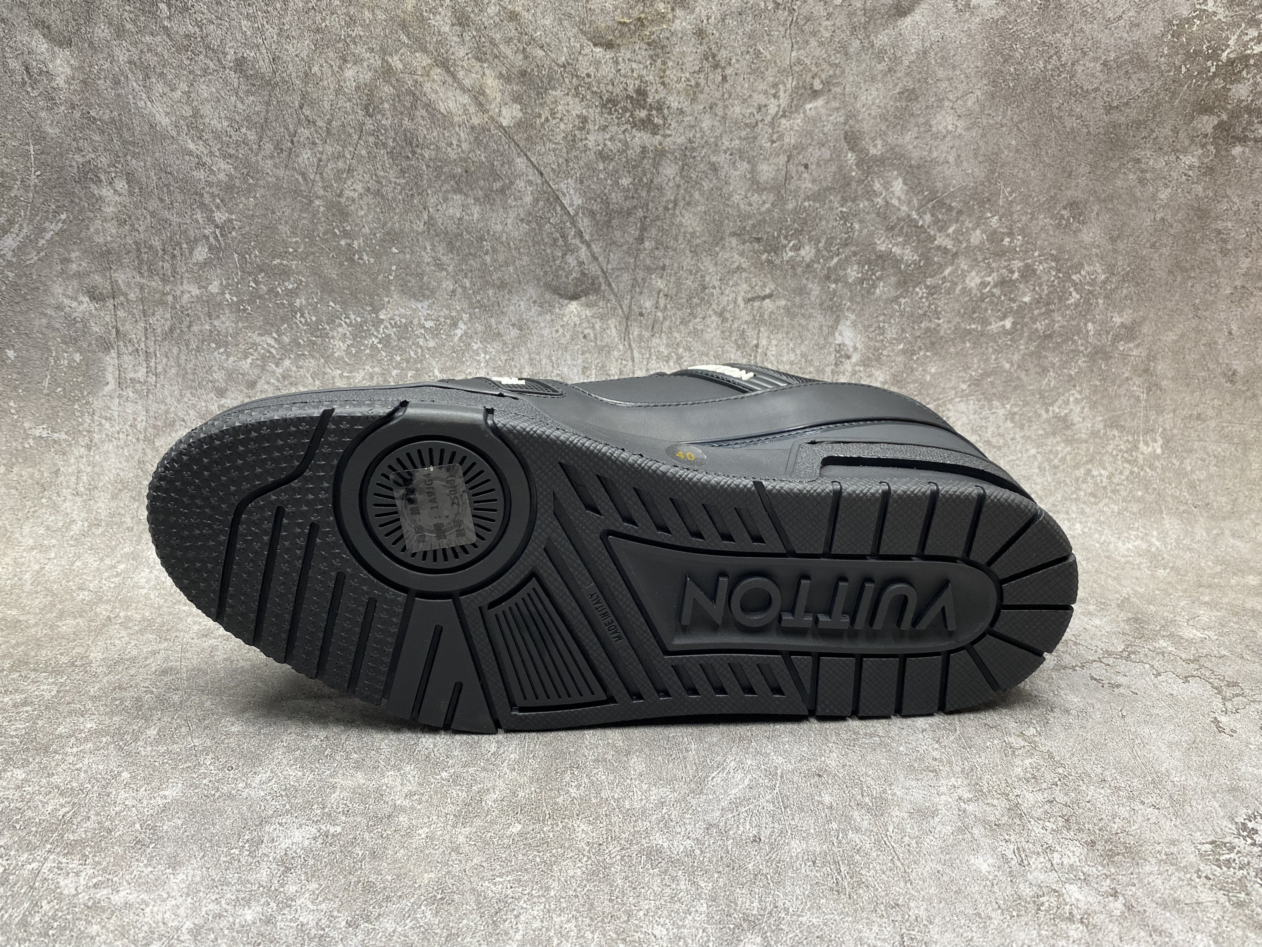 UA LV trainer Sneakers