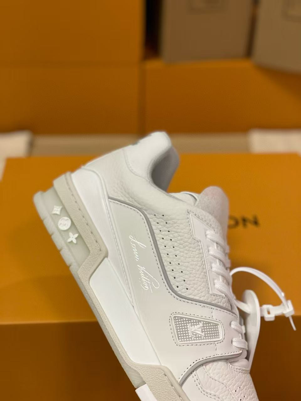 UA LV Trainer Sneaker