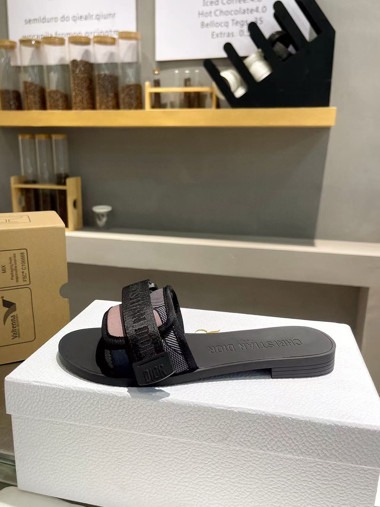 UA Dio(r)evolution Slide