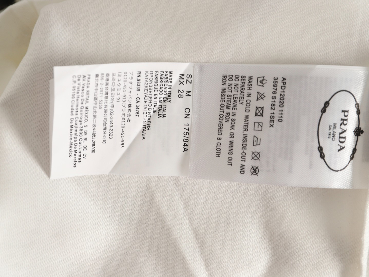 Pra*a 25fw long-sleeved t-shirt