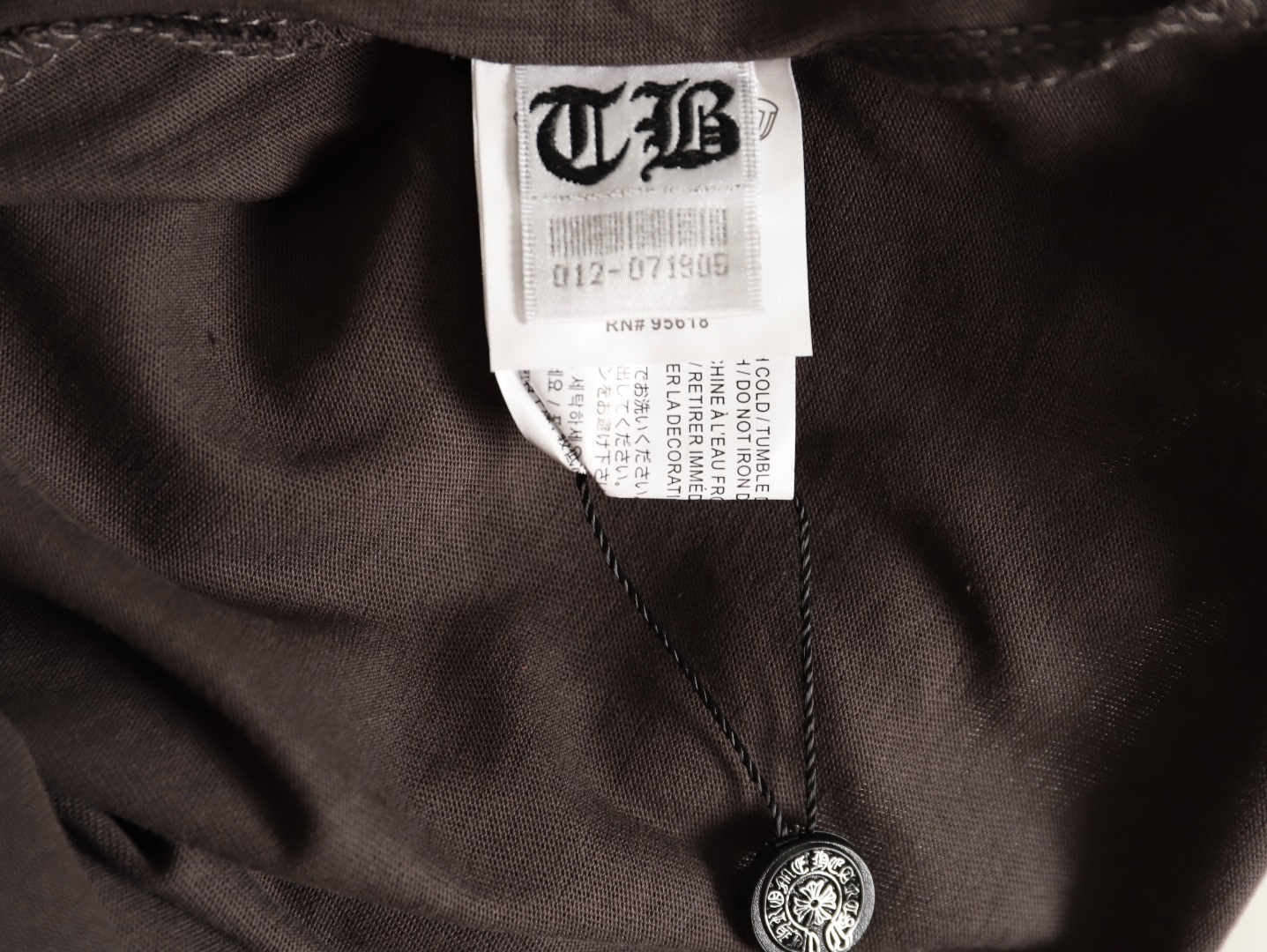 Ch**me He**ts 25fw long-sleeved t-shirt