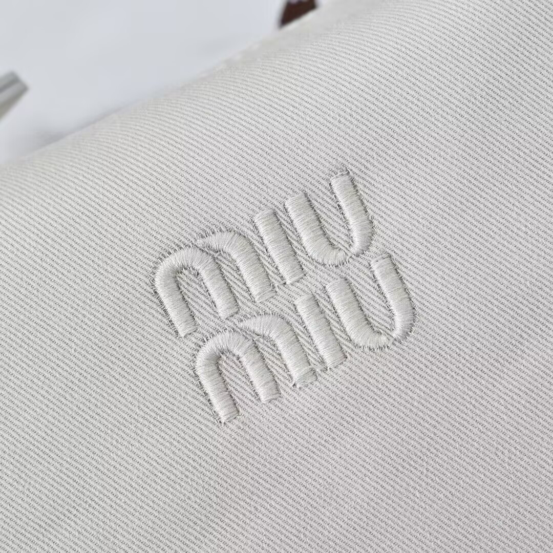 Miu Miu Gabardine pouch 14x18.5x10cm
