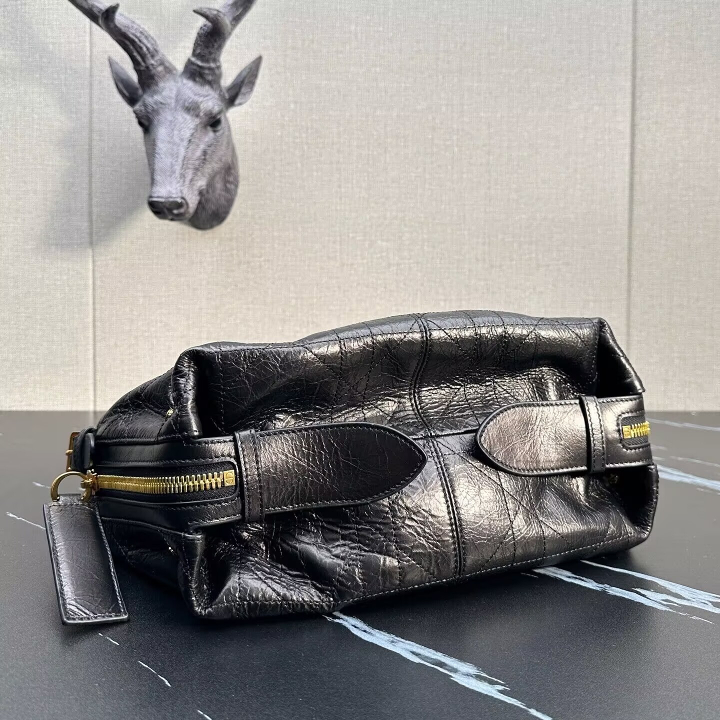 D*or small d-journey bag in crinkled calfskin 25.5 x 14.5 x 14 cm