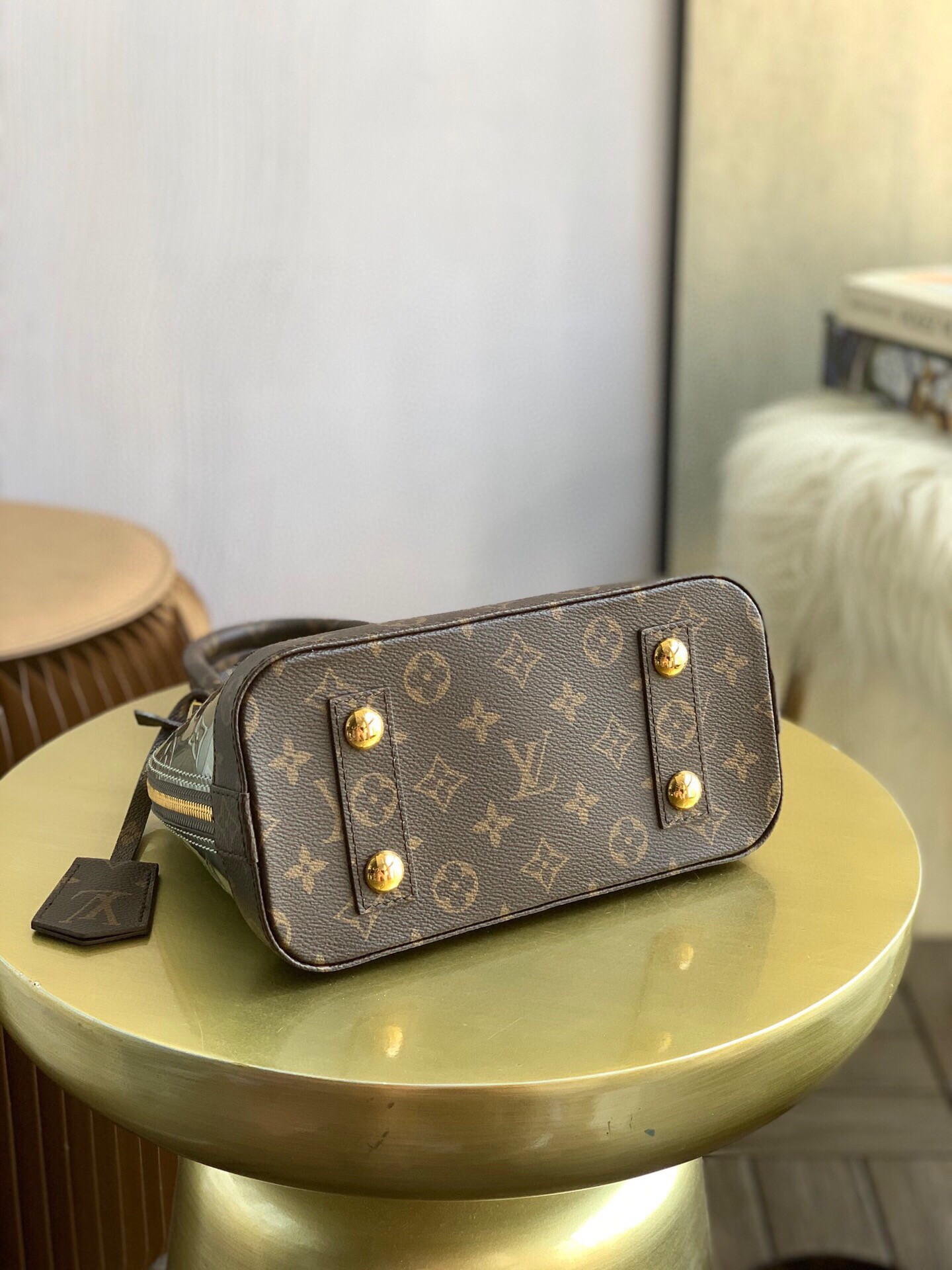 LV ALMA BB M90584