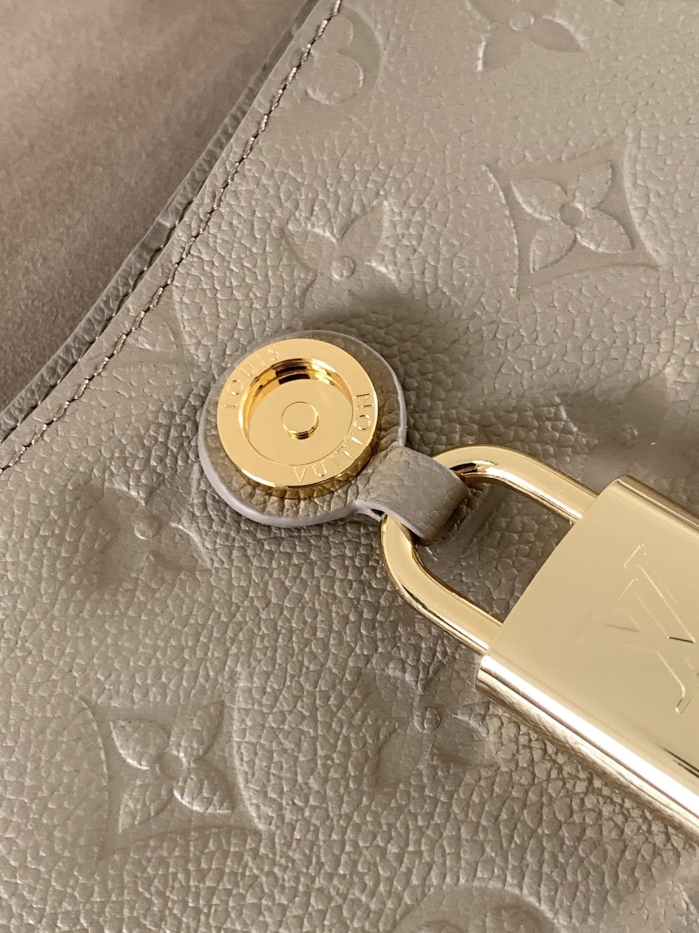 LV Anytime Flap Bag M14973 29.5x18.5x9.5cm