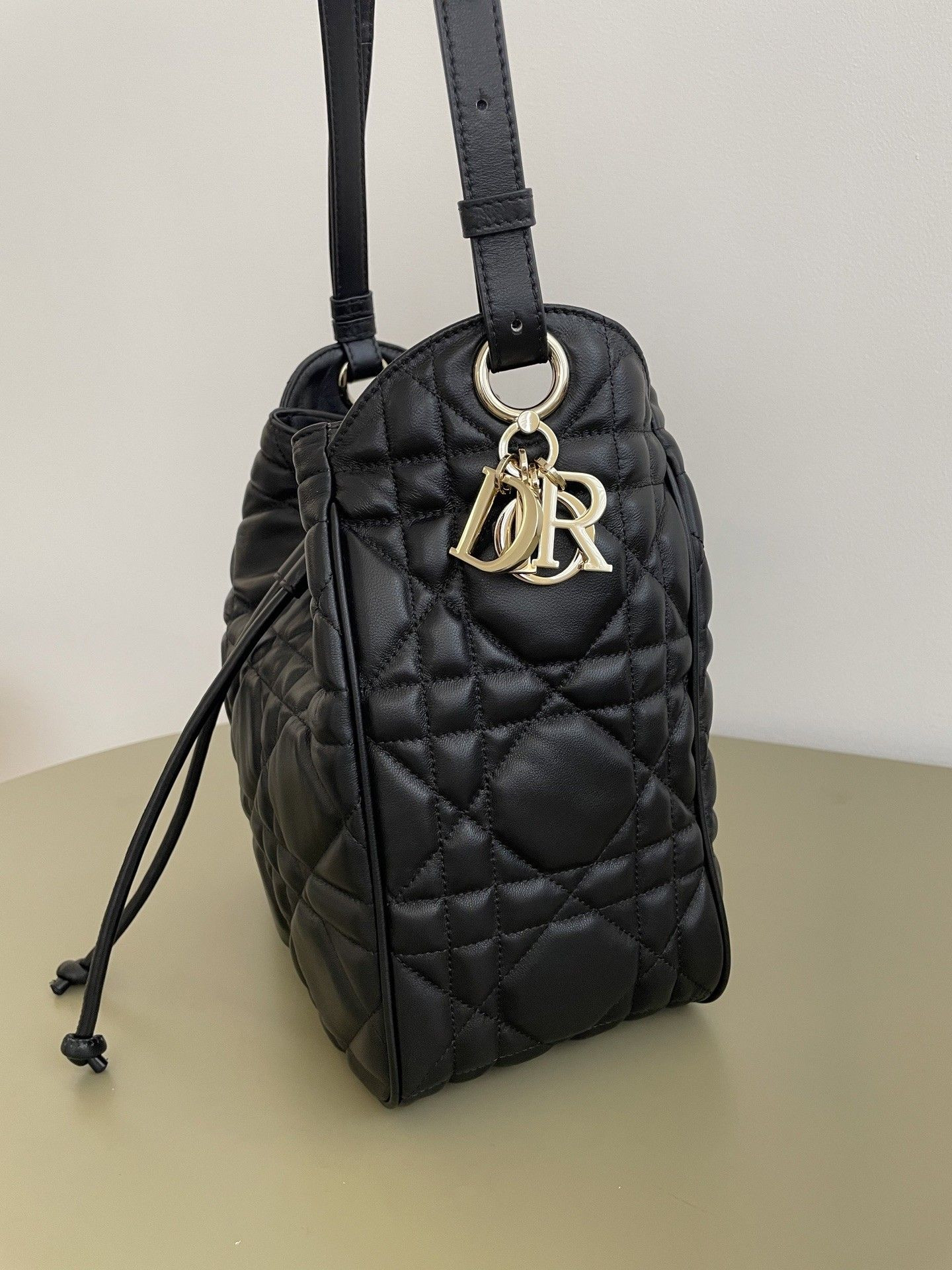 D*or medium d-motion bag black macrocannage lambski 23x13x24cm