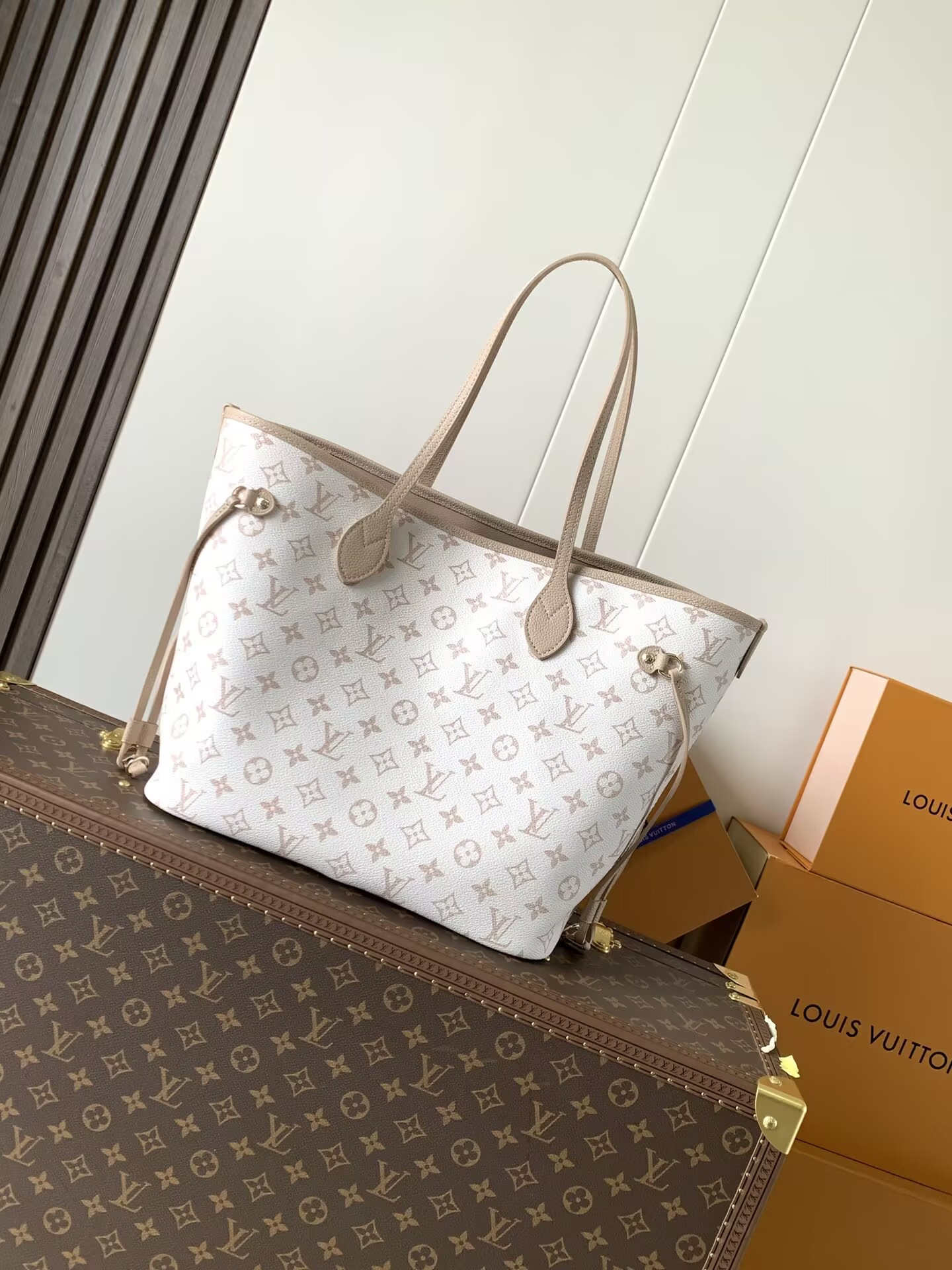 LV Neverfull Inside Out MM M25665 31x28x14cm Without Box