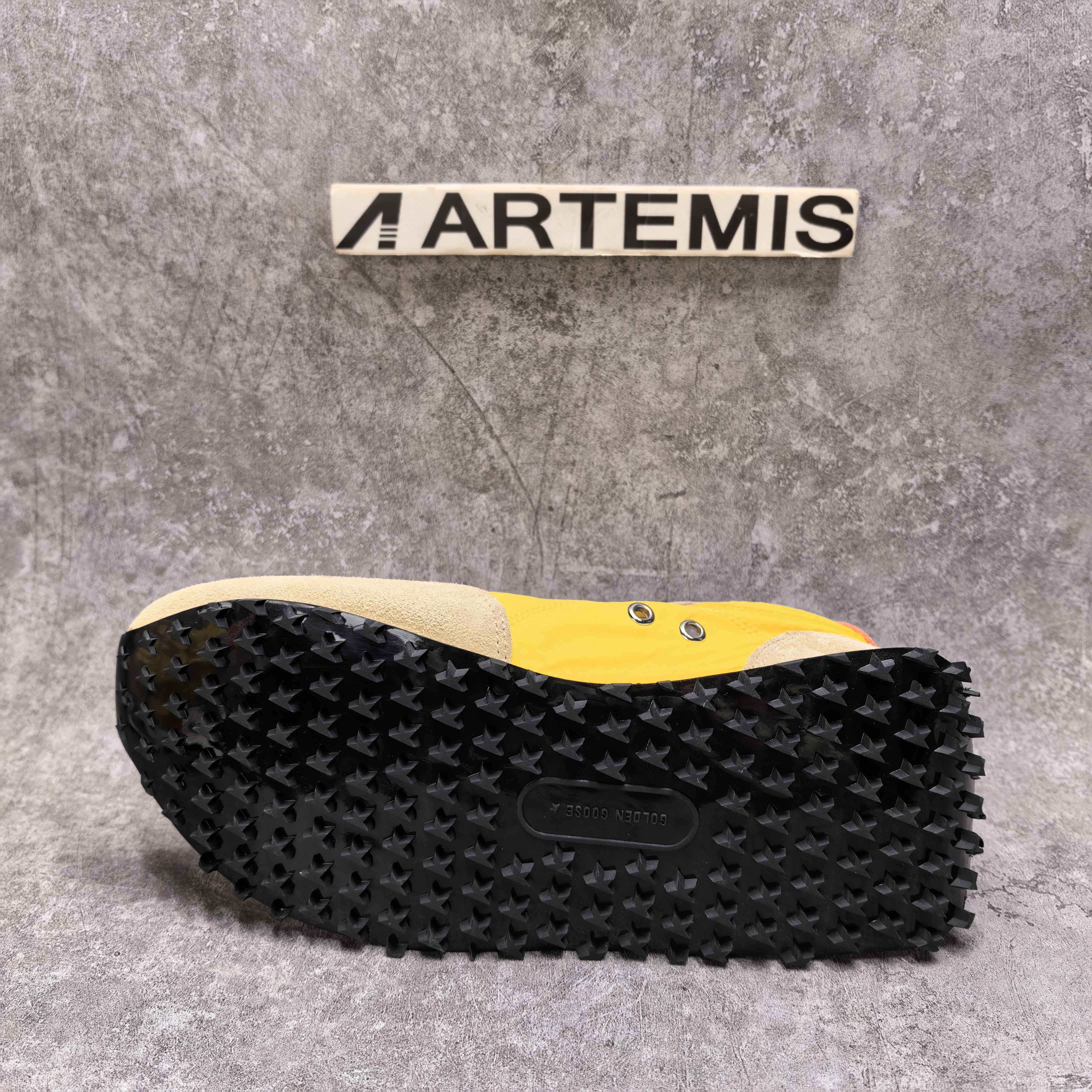 UA Golden Goose Sneaker