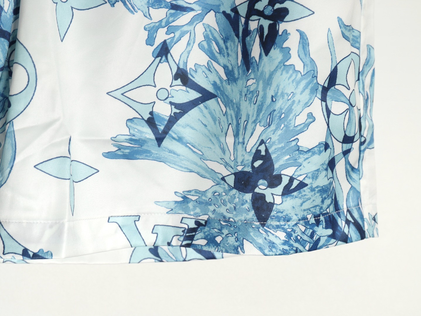 l0*is V*t0n lv shorts