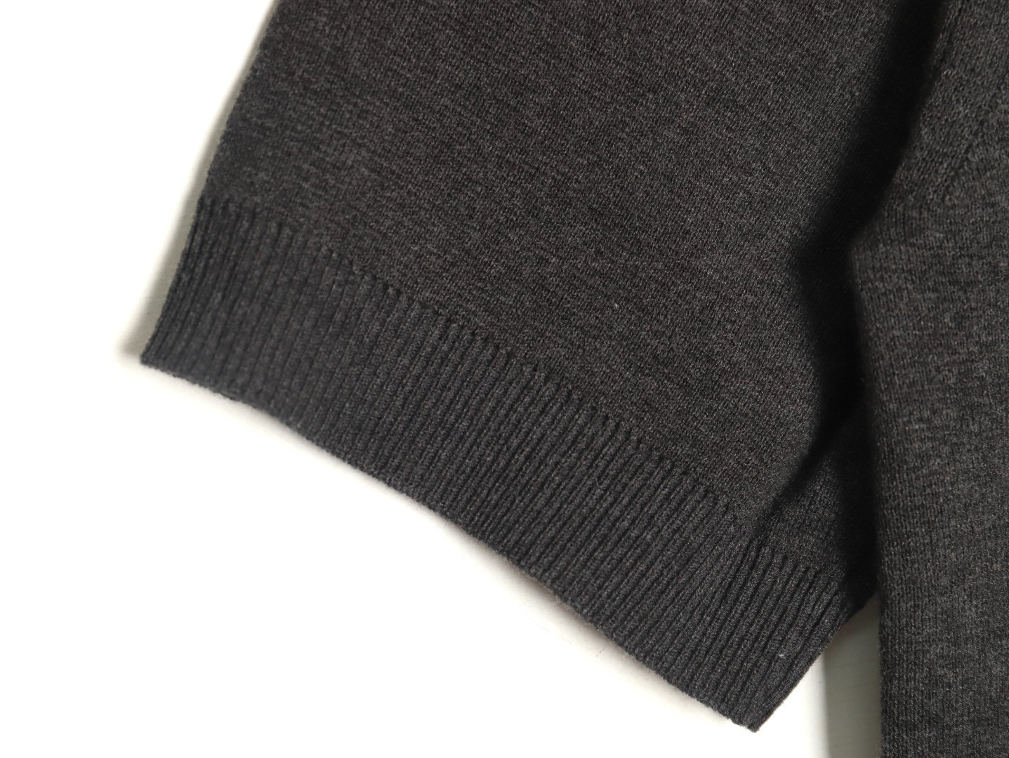 G*u*i guc knitted short-sleeved