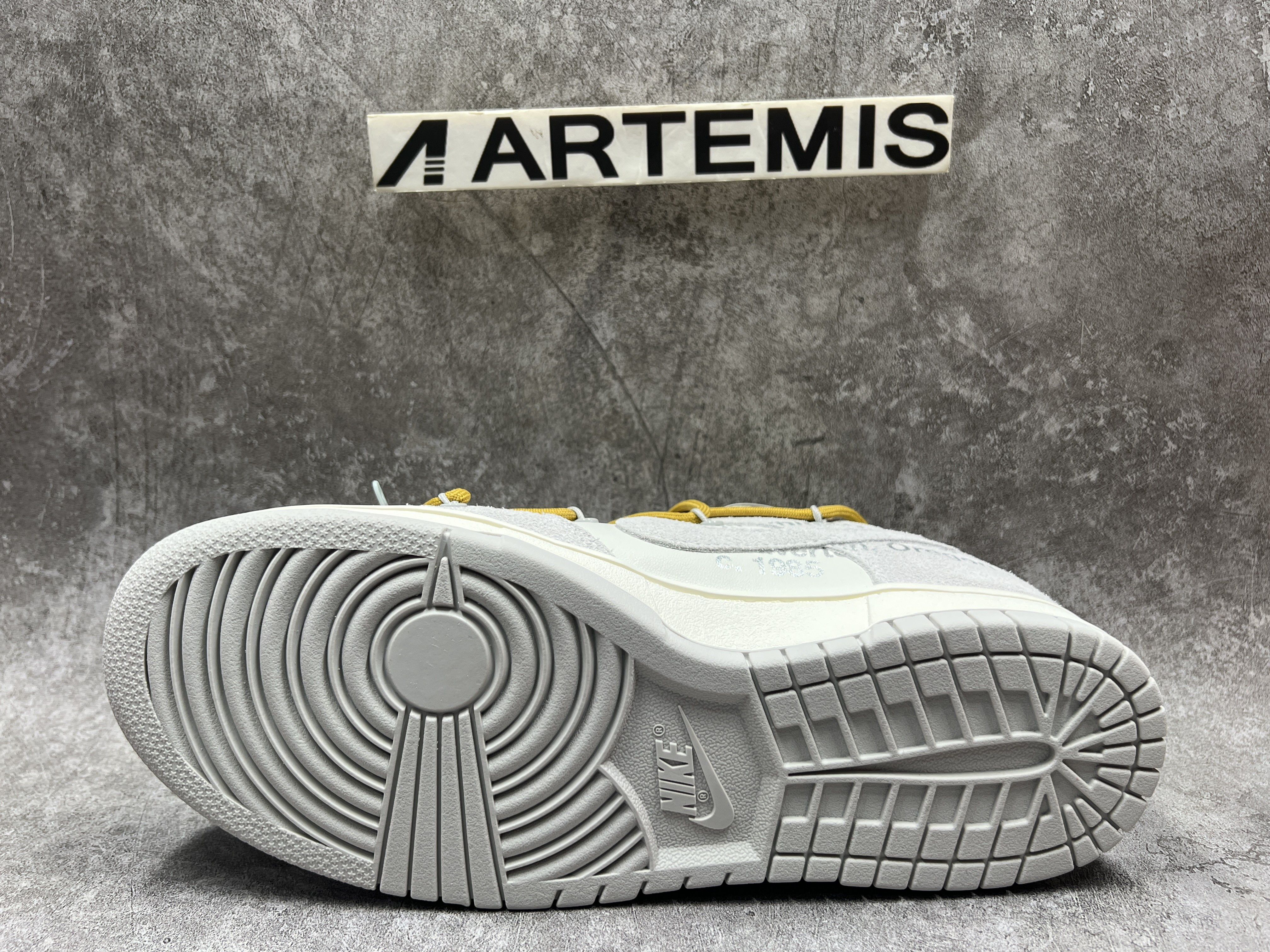 Off-White x Dunk Low Lot 37 of 50