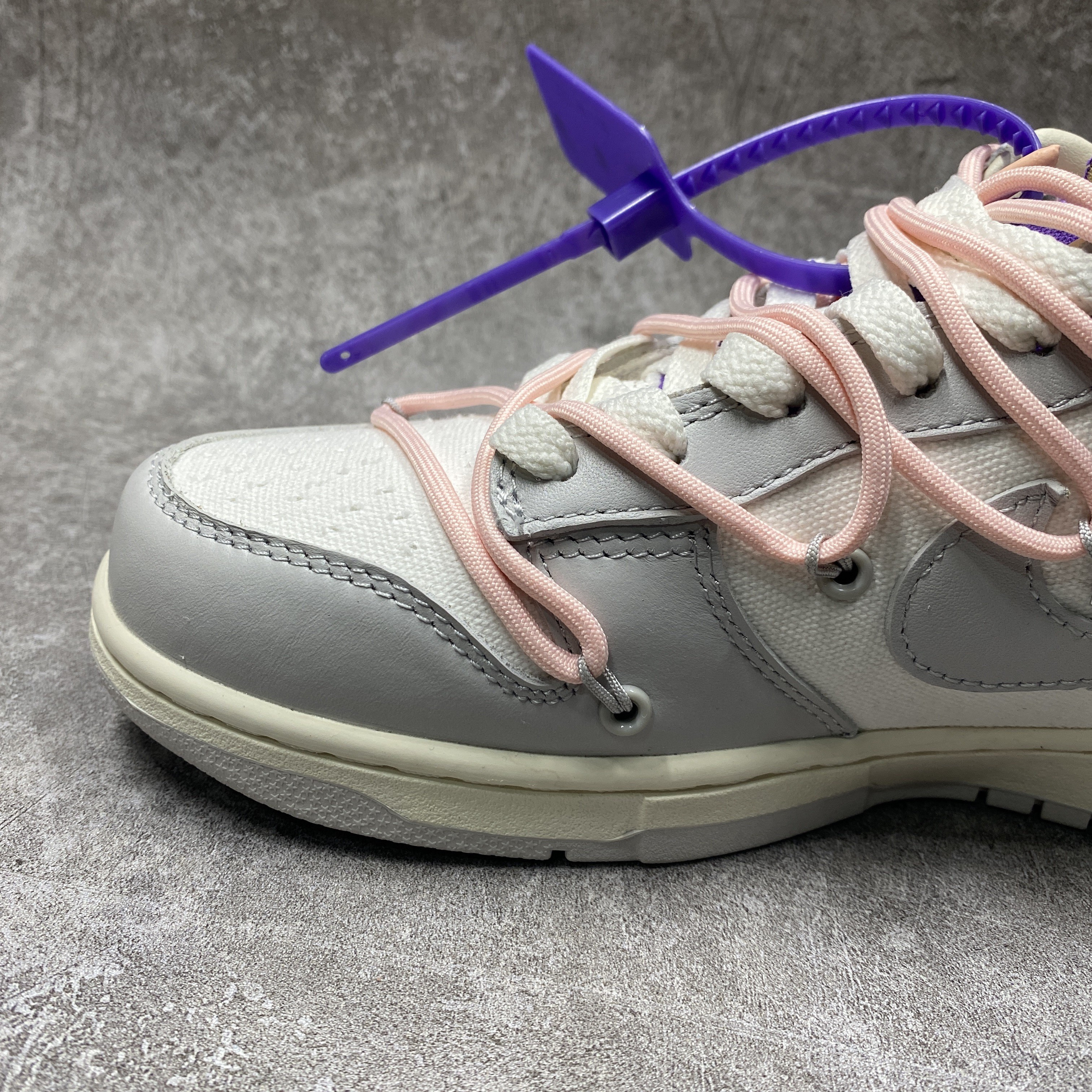 Nike Dunk Low Off-White Lot 24