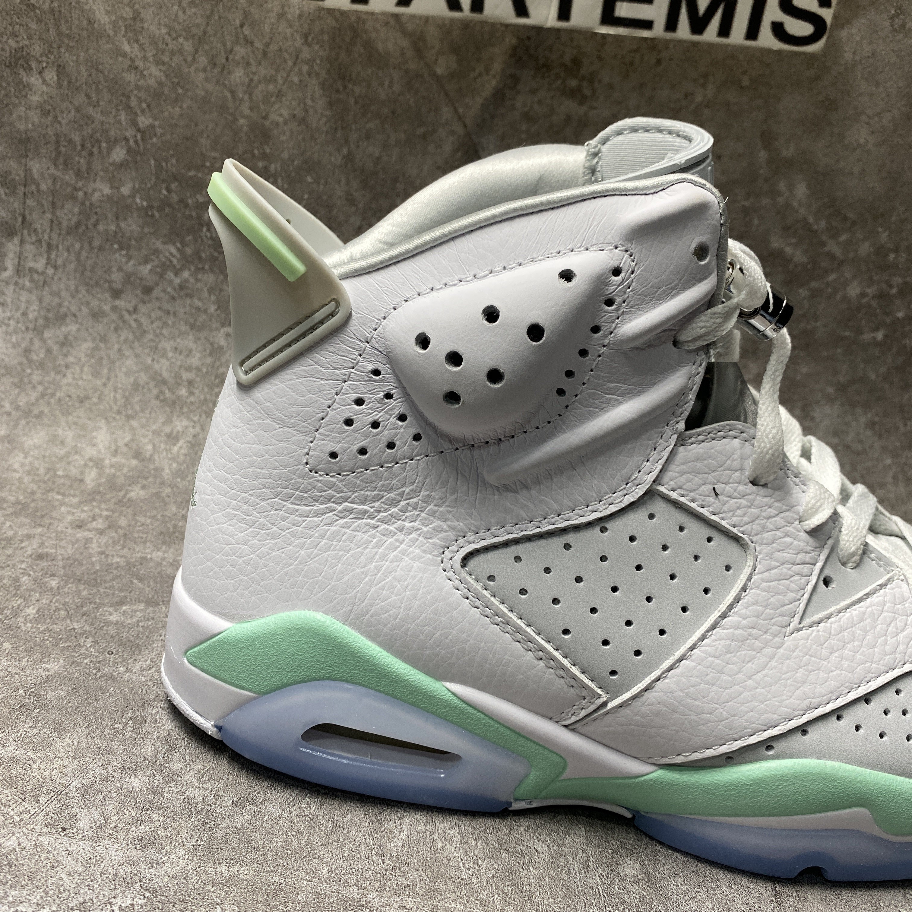 Air Jordan 6 Retro Mint Foam