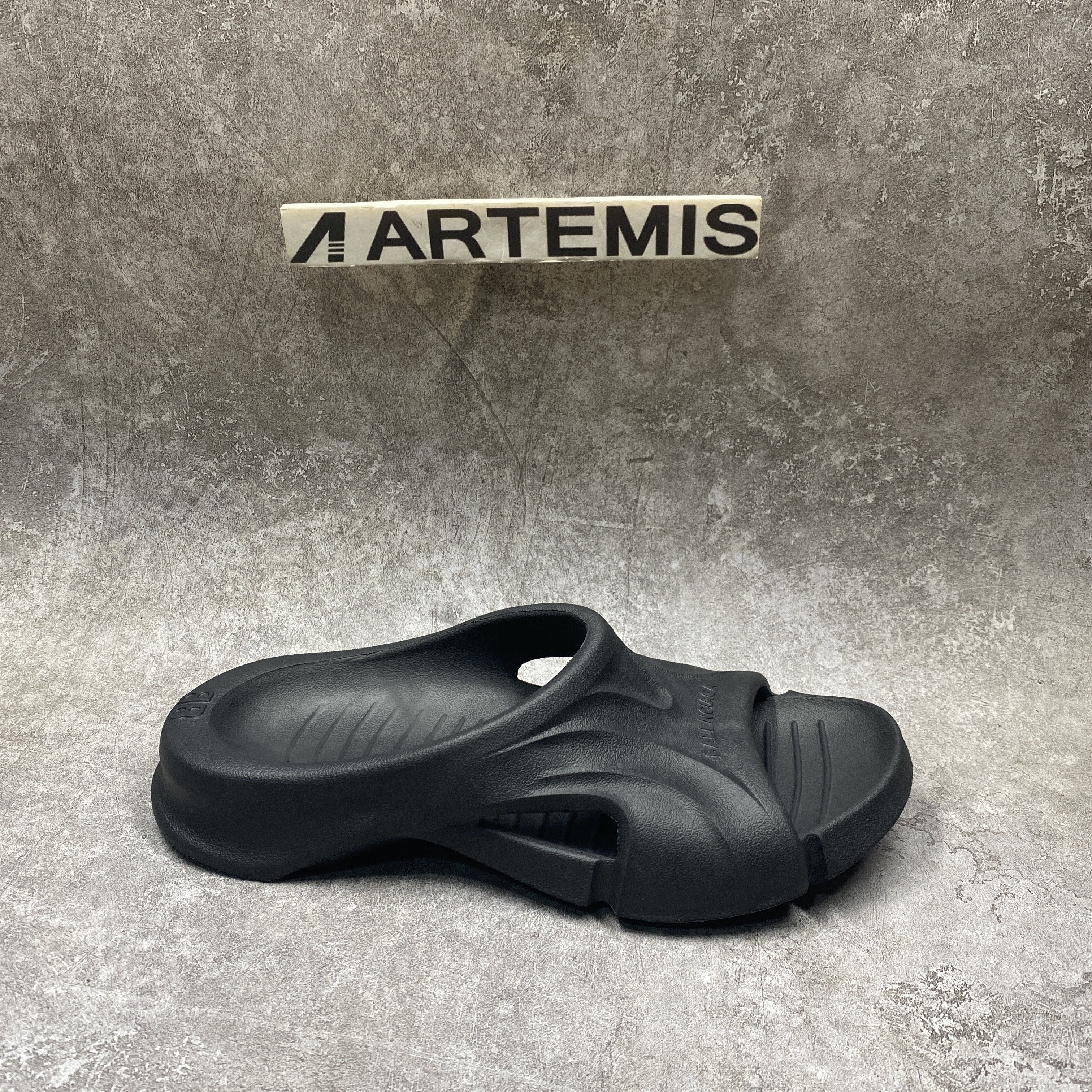 Balenciga Mold Slides Black (run one size bigger)