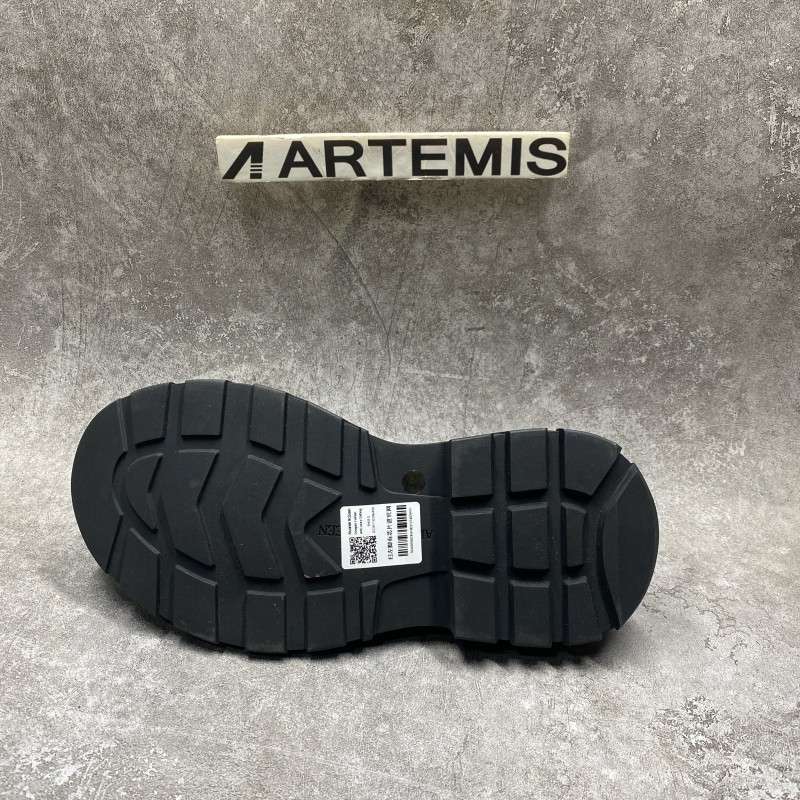 ale*d*r M*Q*en tread slick low lace up black