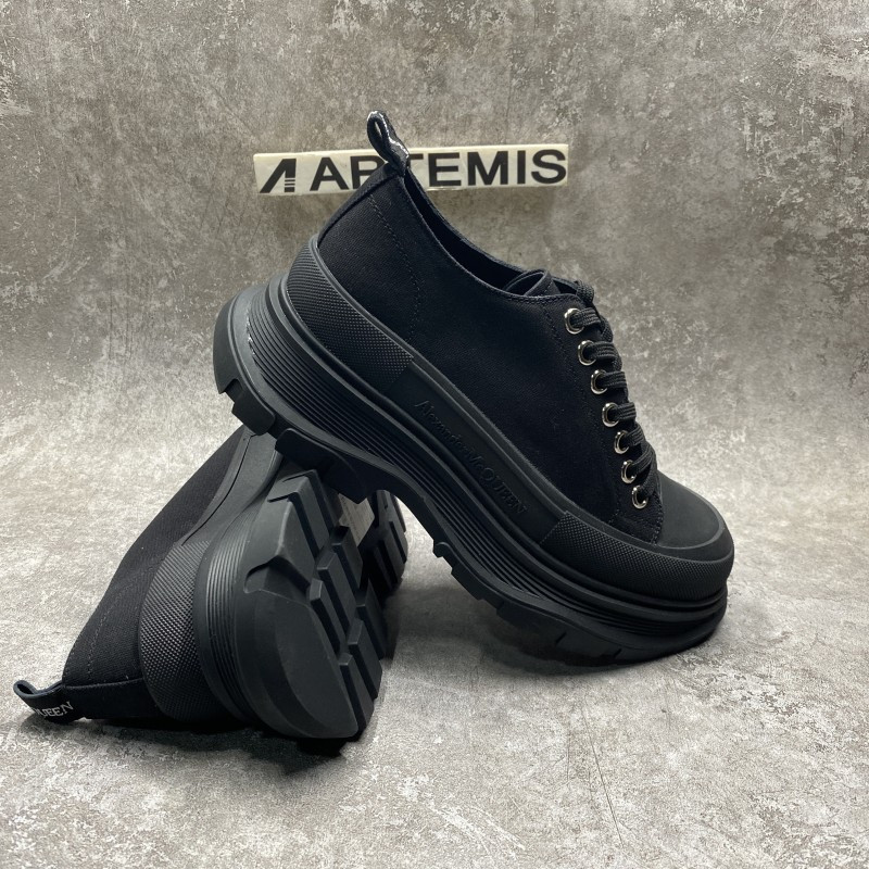 ale*d*r M*Q*en tread slick low lace up black