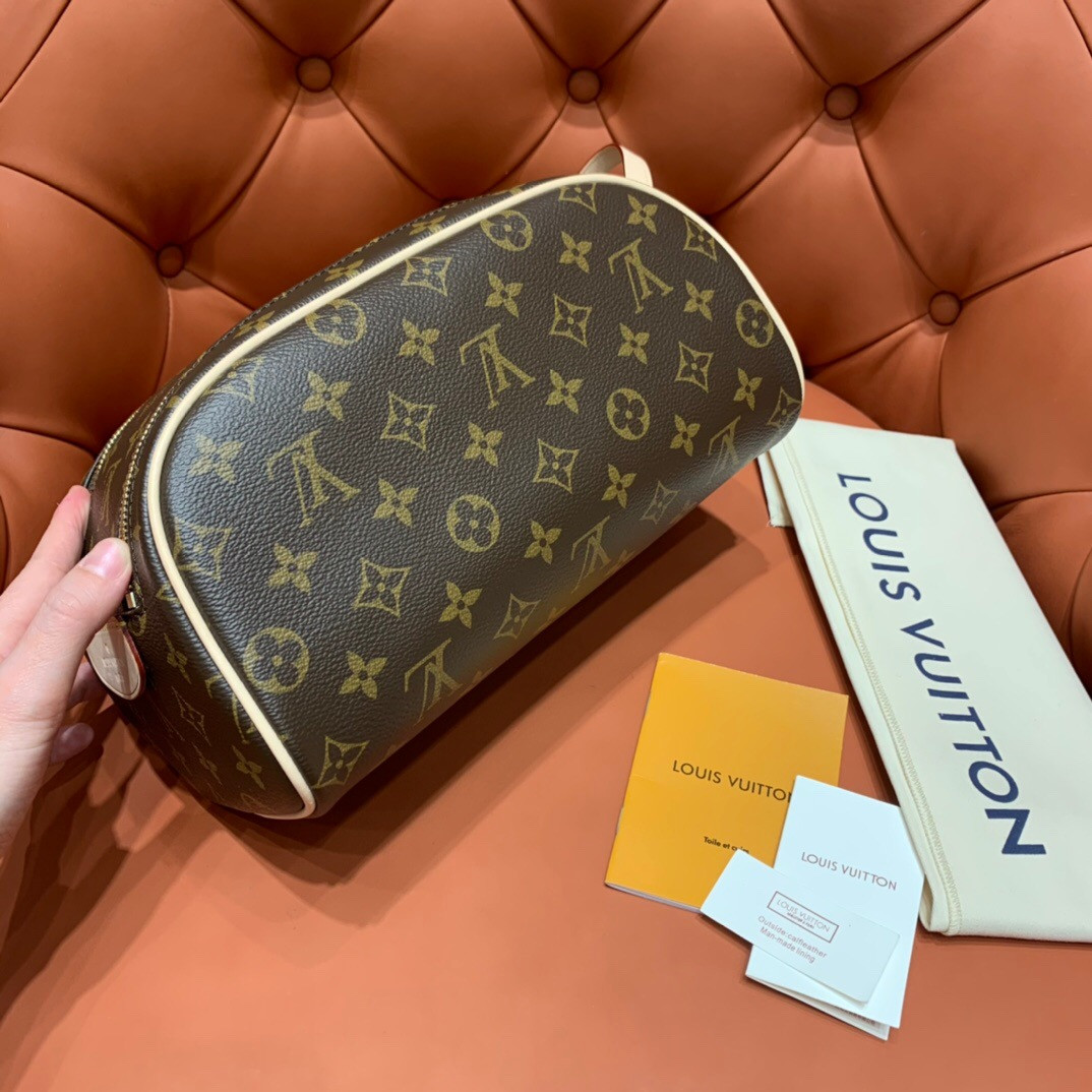 DOPP KIT TOILET POUCH M44494