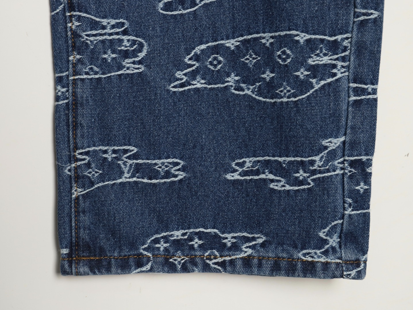 l0*is V*t0n 25fw jeans suit