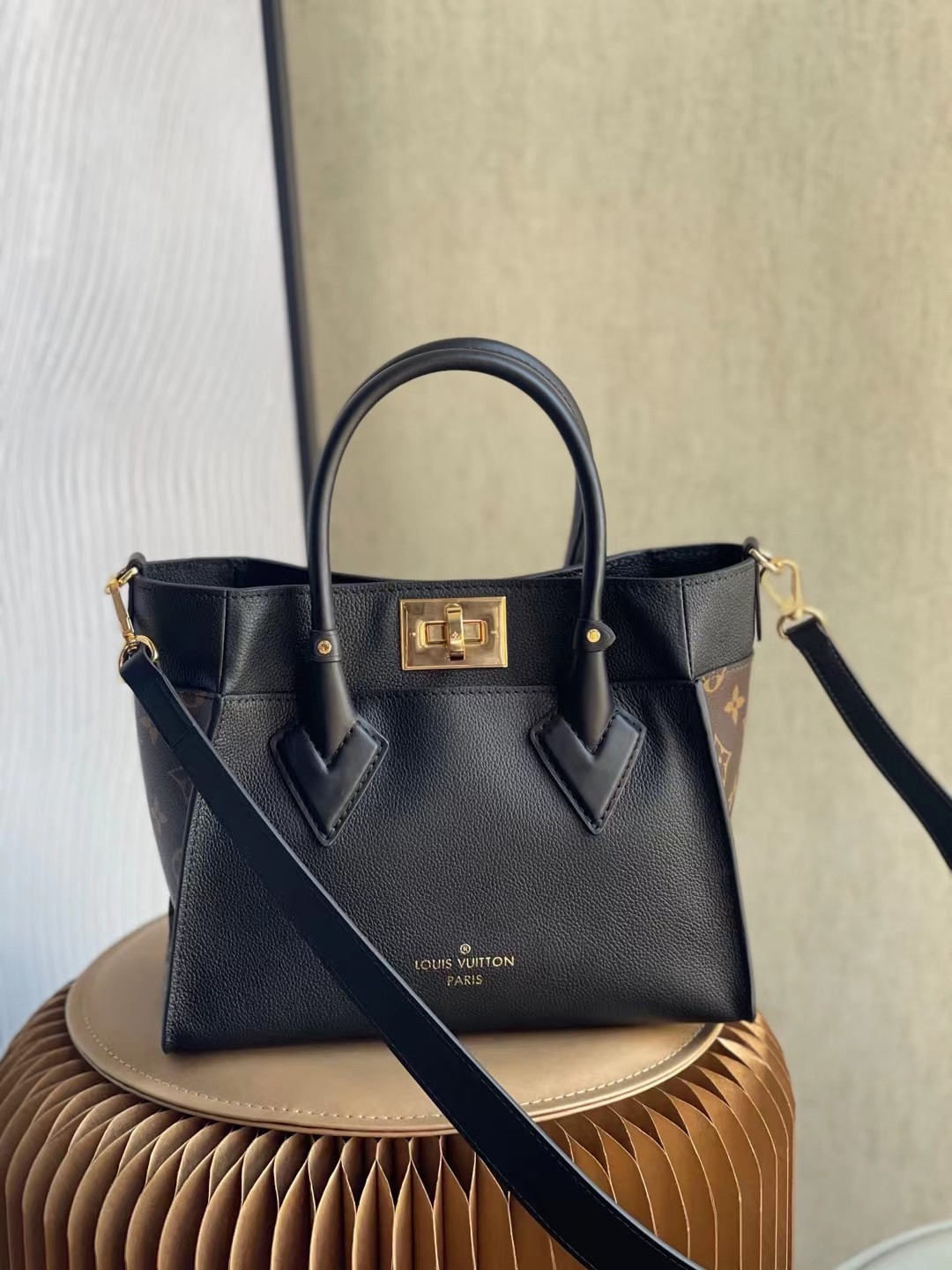 LV ON MY SIDE PM M57728