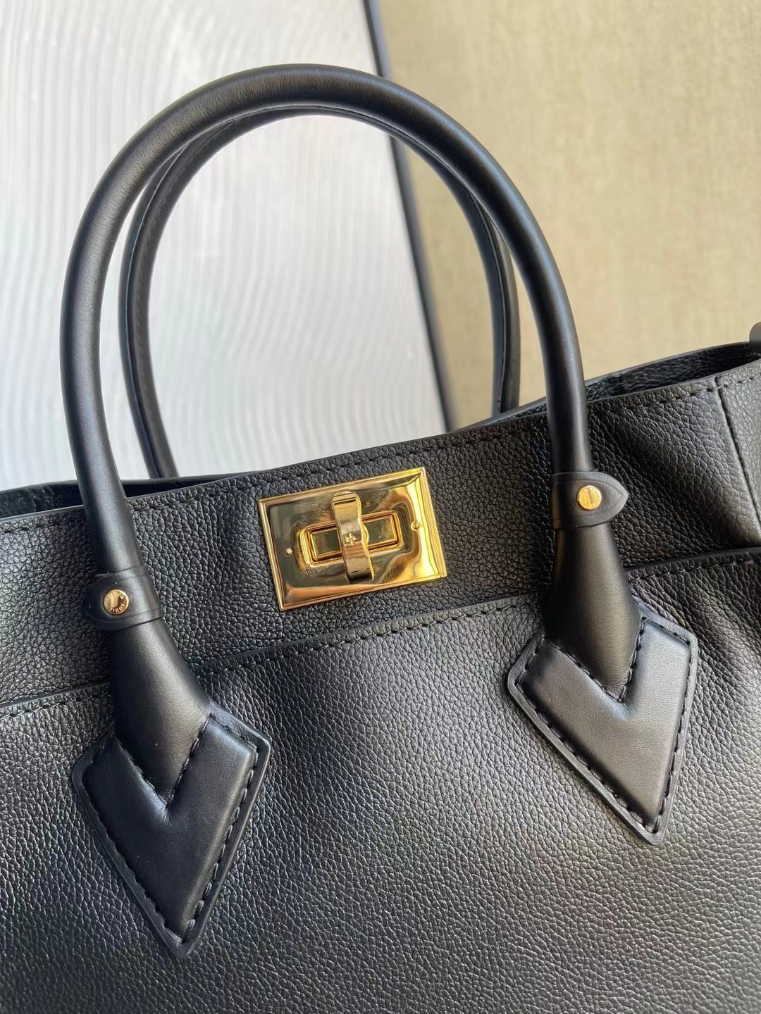 LV ON MY SIDE PM M57728