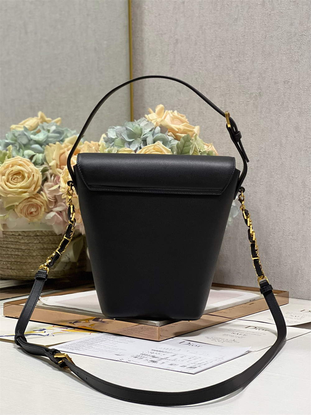 D*or 30 montaigne large chain bucket bag black 17x7x18cm