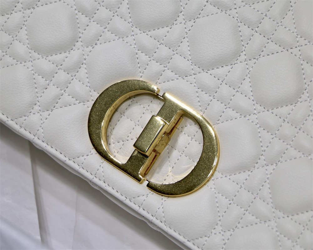 medium d*or caro bag ivory S*pple cannage calfskin 25.5 x 15.5 x 8 cm