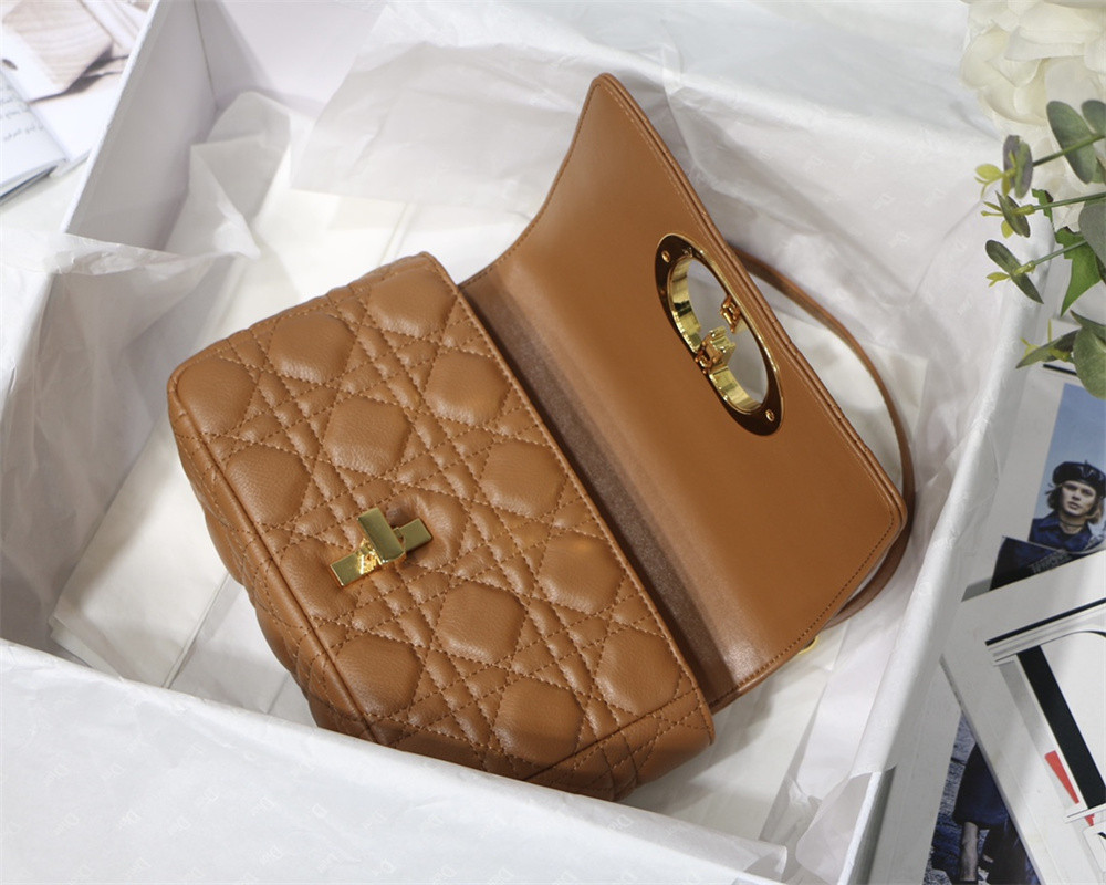 small d*or caro bag caramel S*pple cannage calfskin 20 x 12 x 7 cm