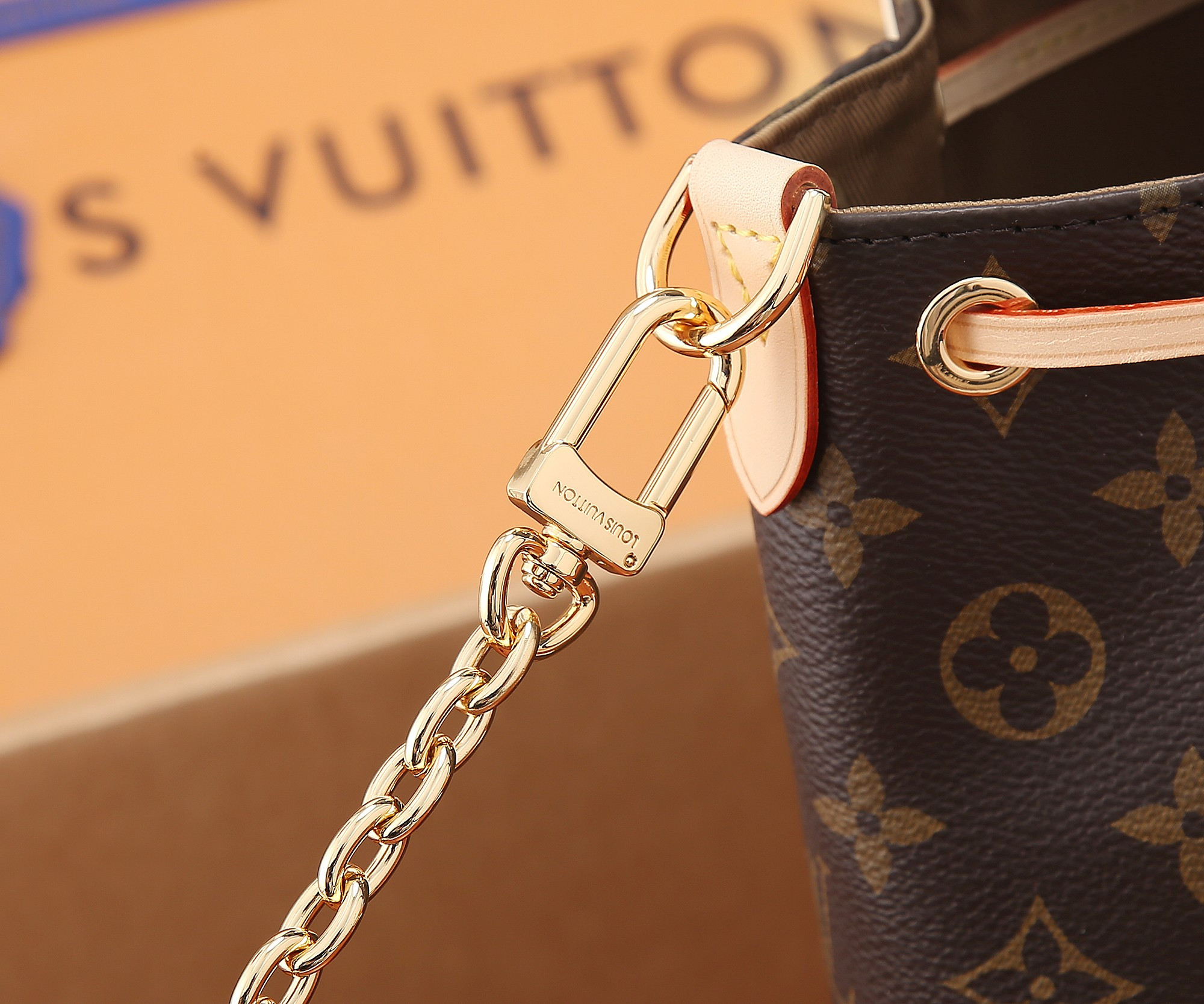 LV Excursion PM M46932 8.3 x 9.1 x 3.9 inches