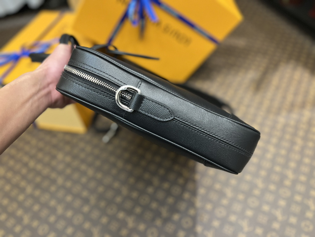 LV M30925 Porte-Documents Voyage PM 36.5 x 27.5 x 6 cm