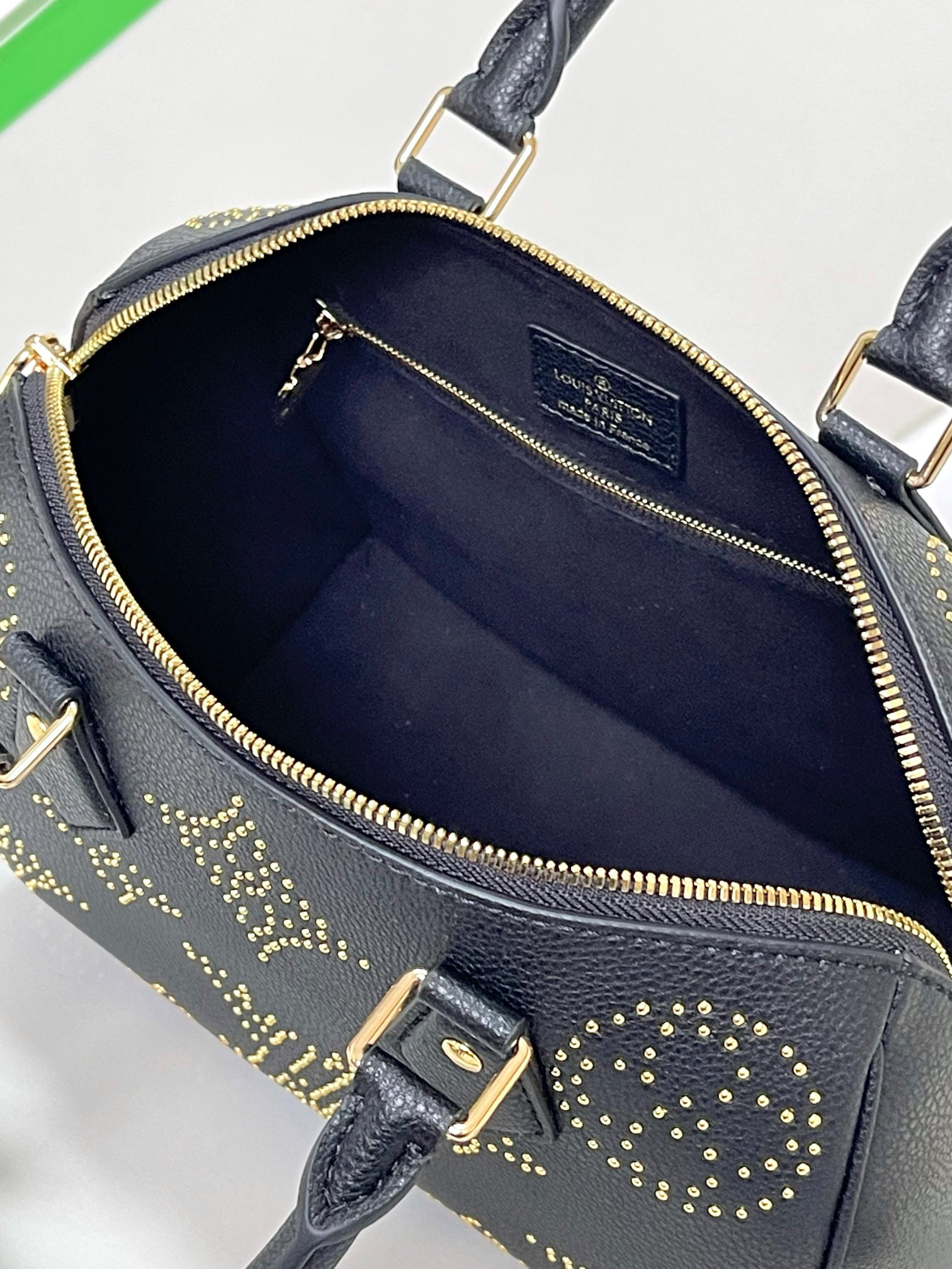 LV M46736 Speedy Bandoulière 25  9.8 x 7.5 x 5.9 inches