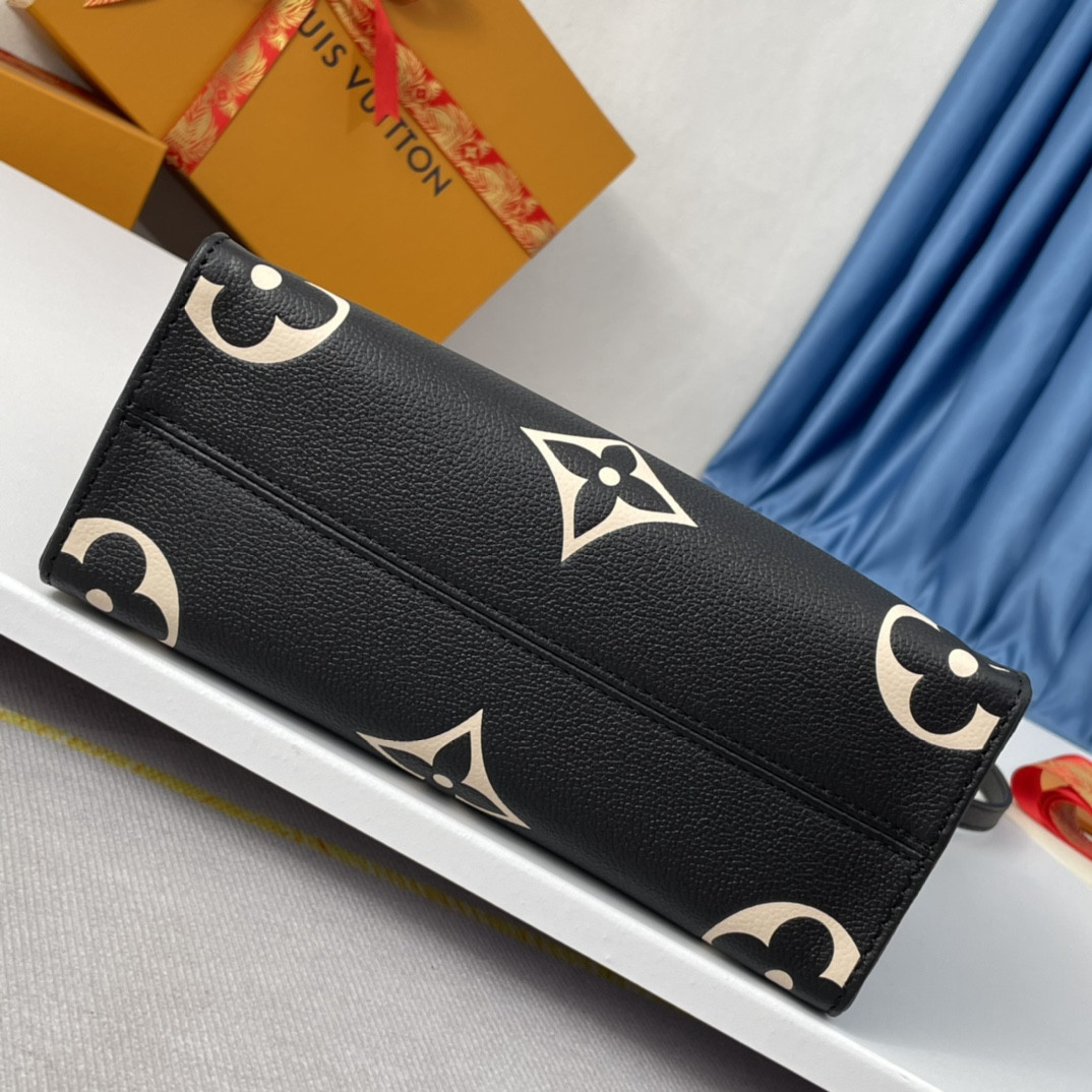 LV M45659 Onthego PM 9.8 x 7.5 x 4.5 inches