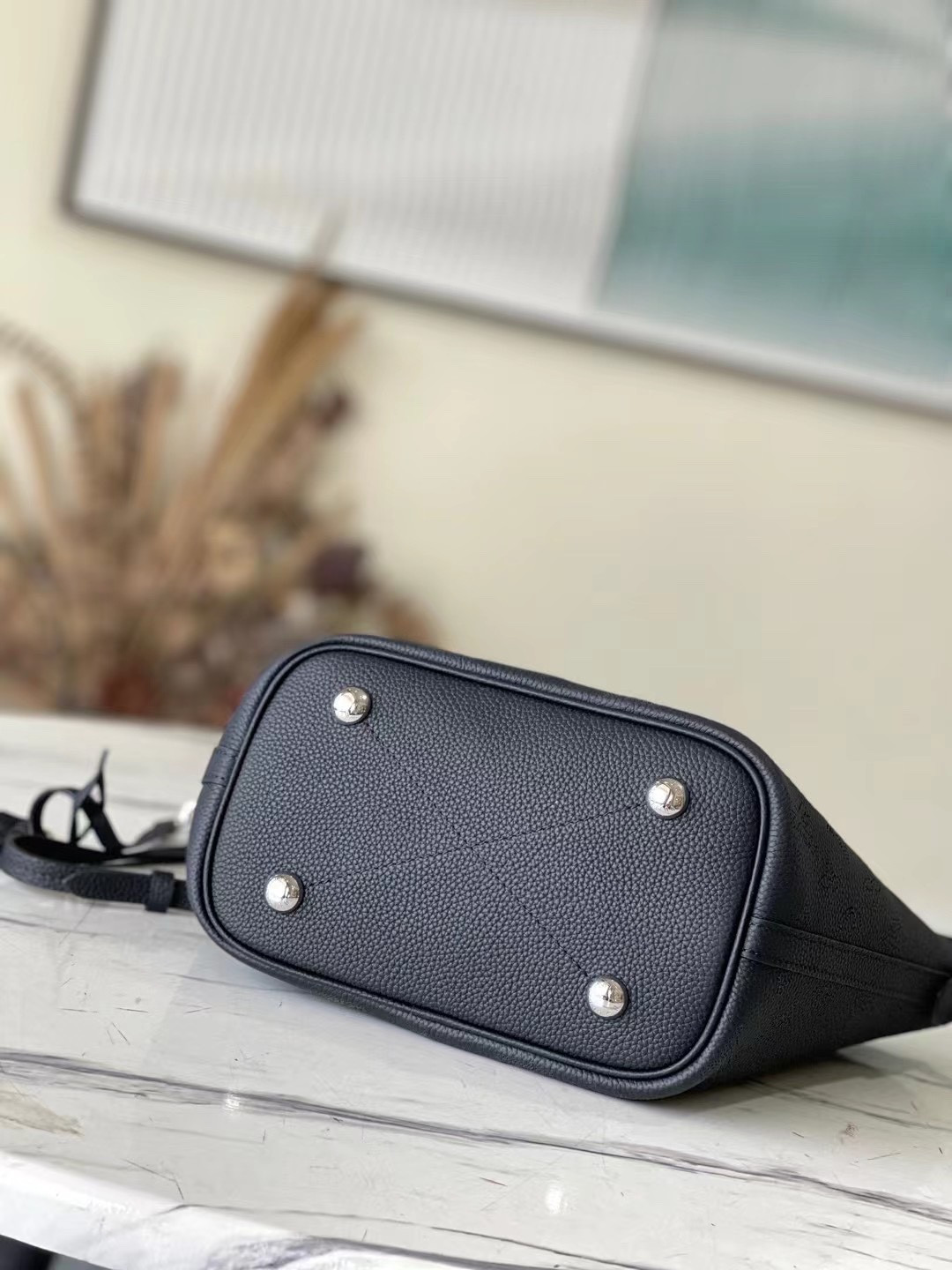 LV  Blossom M21848 20.0 x 20.0 x 12.5 CM