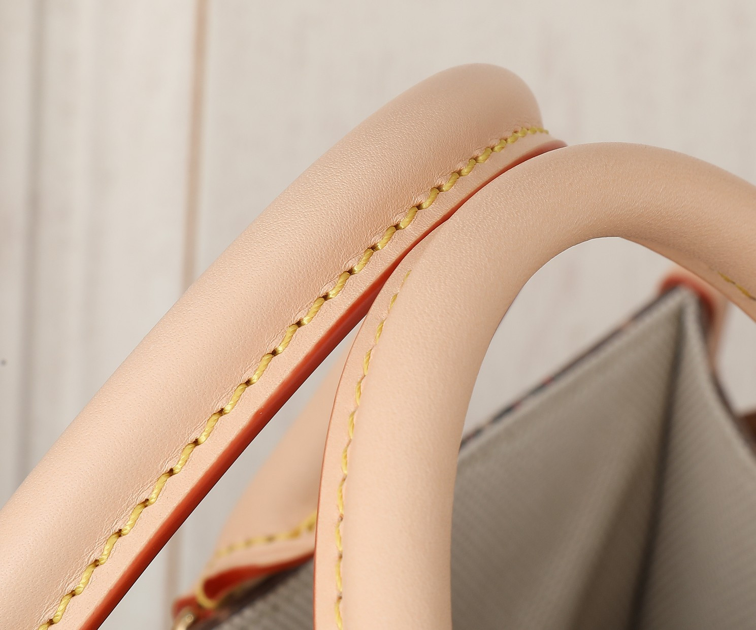 LV OnTheGo Voyage M47147 16.9 x 13 x 7.3 inches