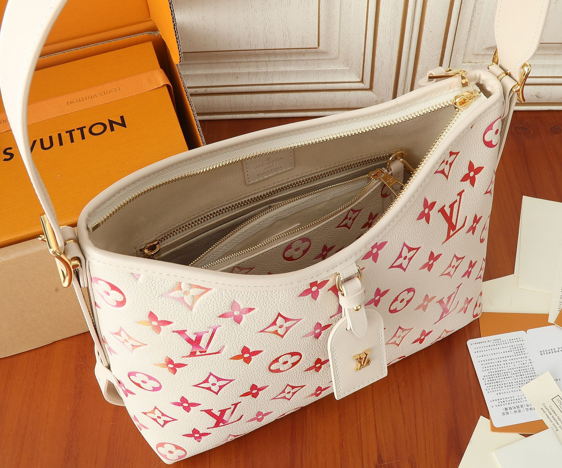 LV CarryAll PM M24652 11.6 x 9.4 x 4.7 in