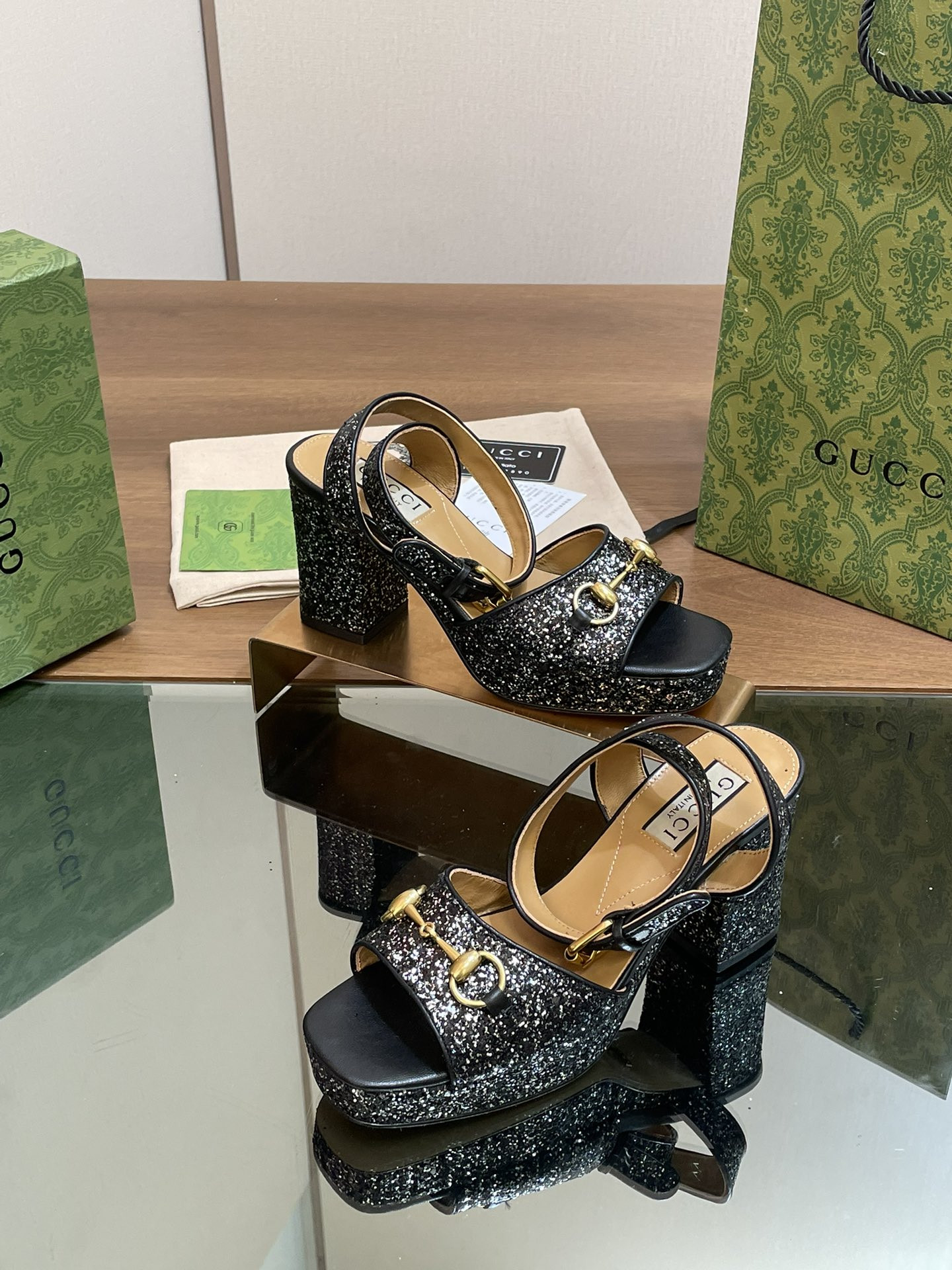 ua G*u*i horsebit platform sandal