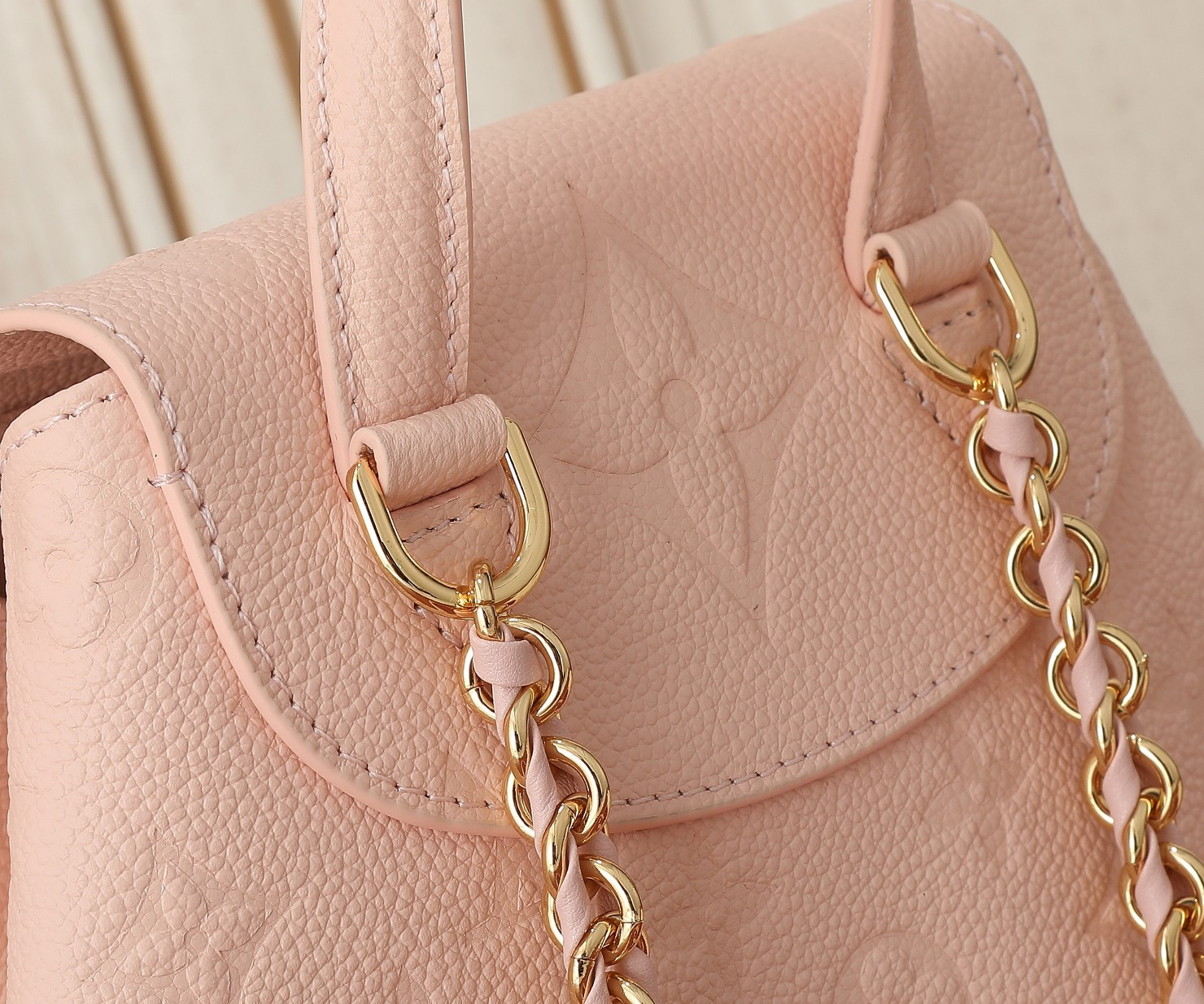 LV Backup M47074 7.9 x 8.7 x 5.5 inches