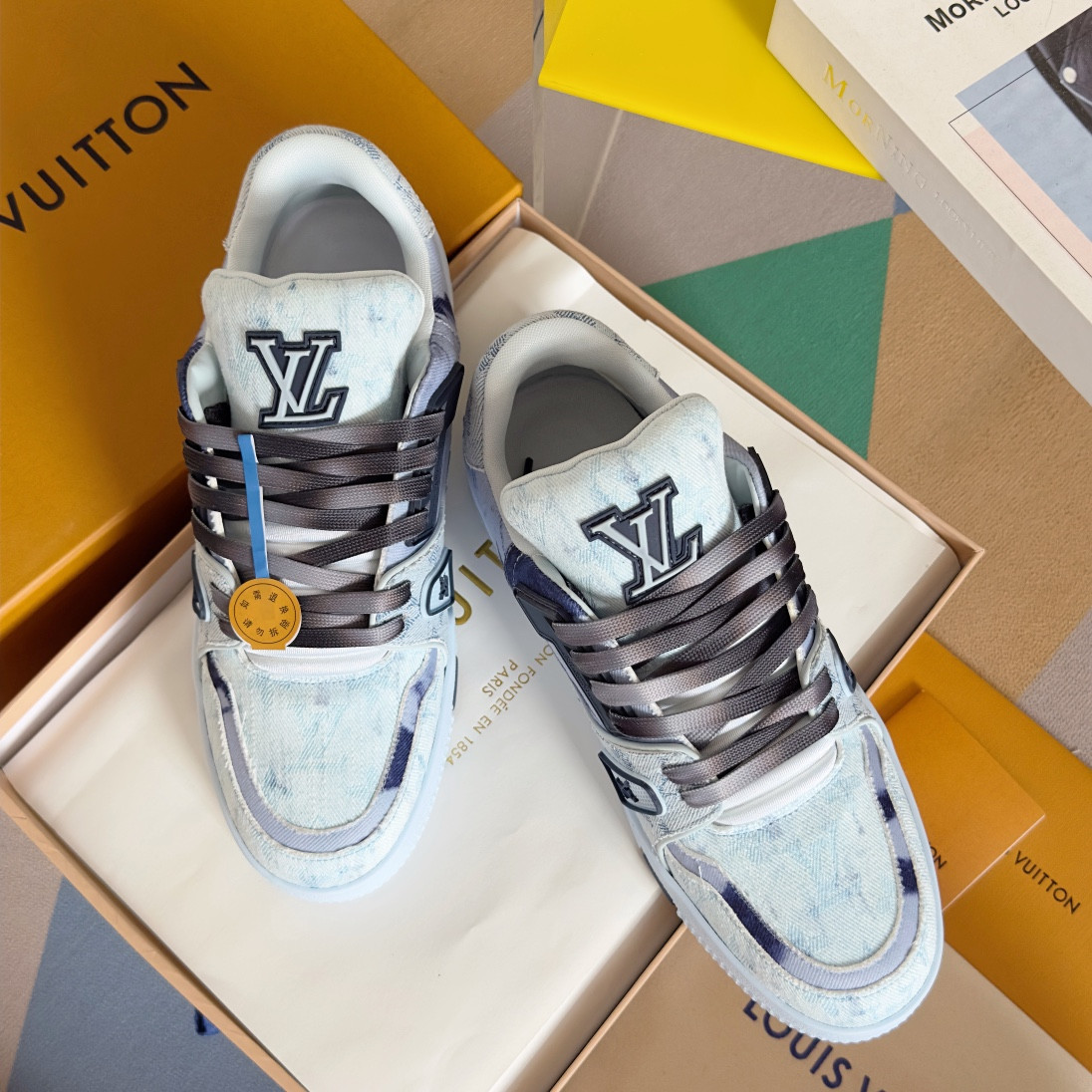 UA LV Trainer Sneaker