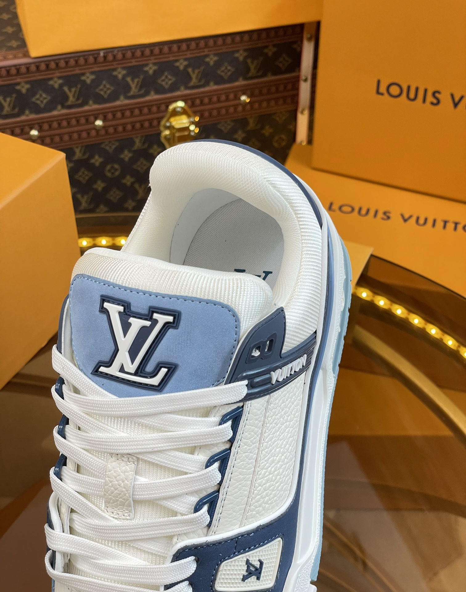 UA LV Trainer Sneaker