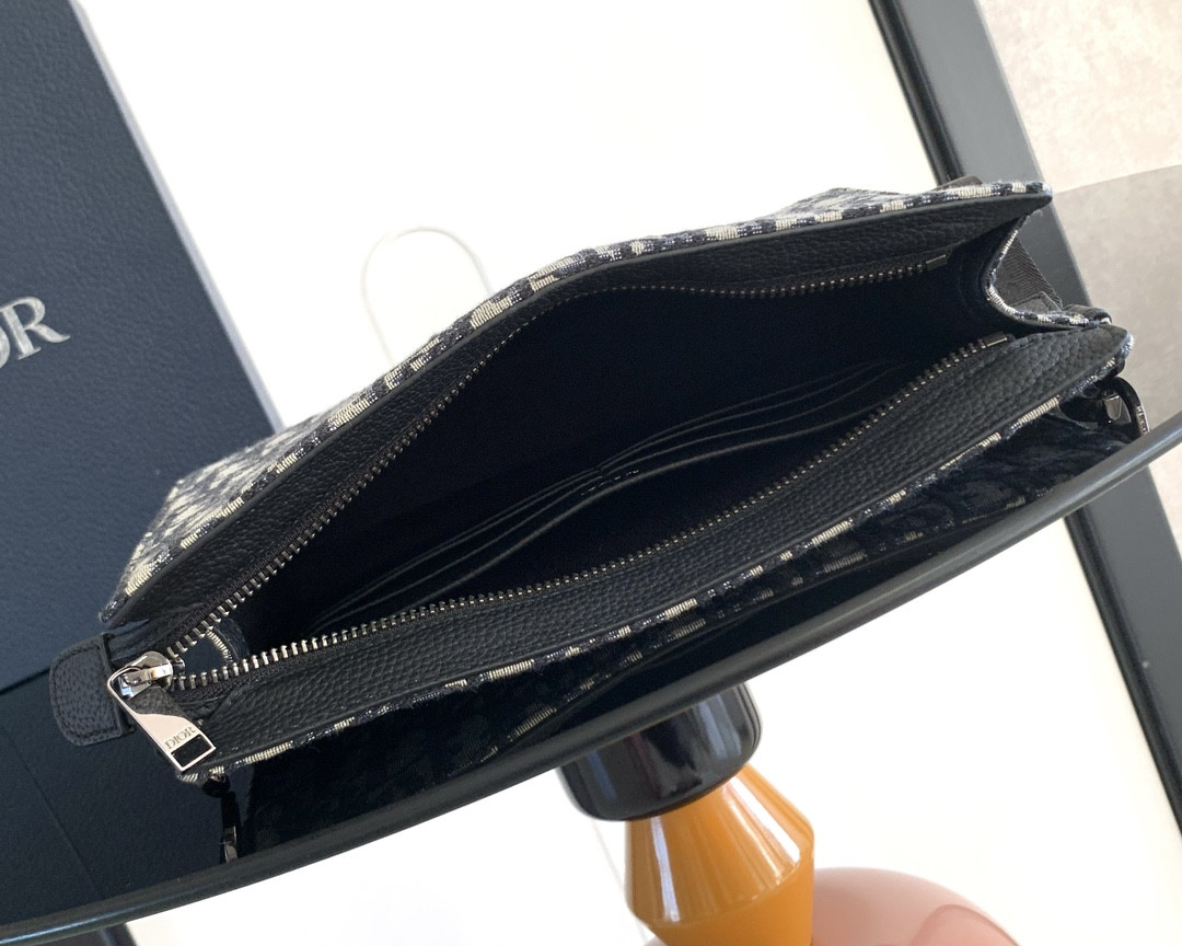 D*or a5 triangle pouch 27 x 19.5 x 6 cm