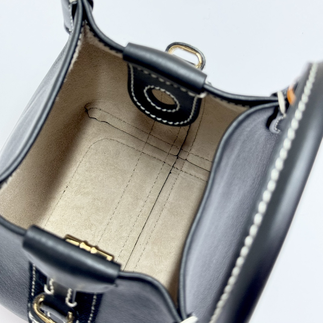 L**o p*ana micro bale bag smooth calfskin 23 x 16 x 14 cm