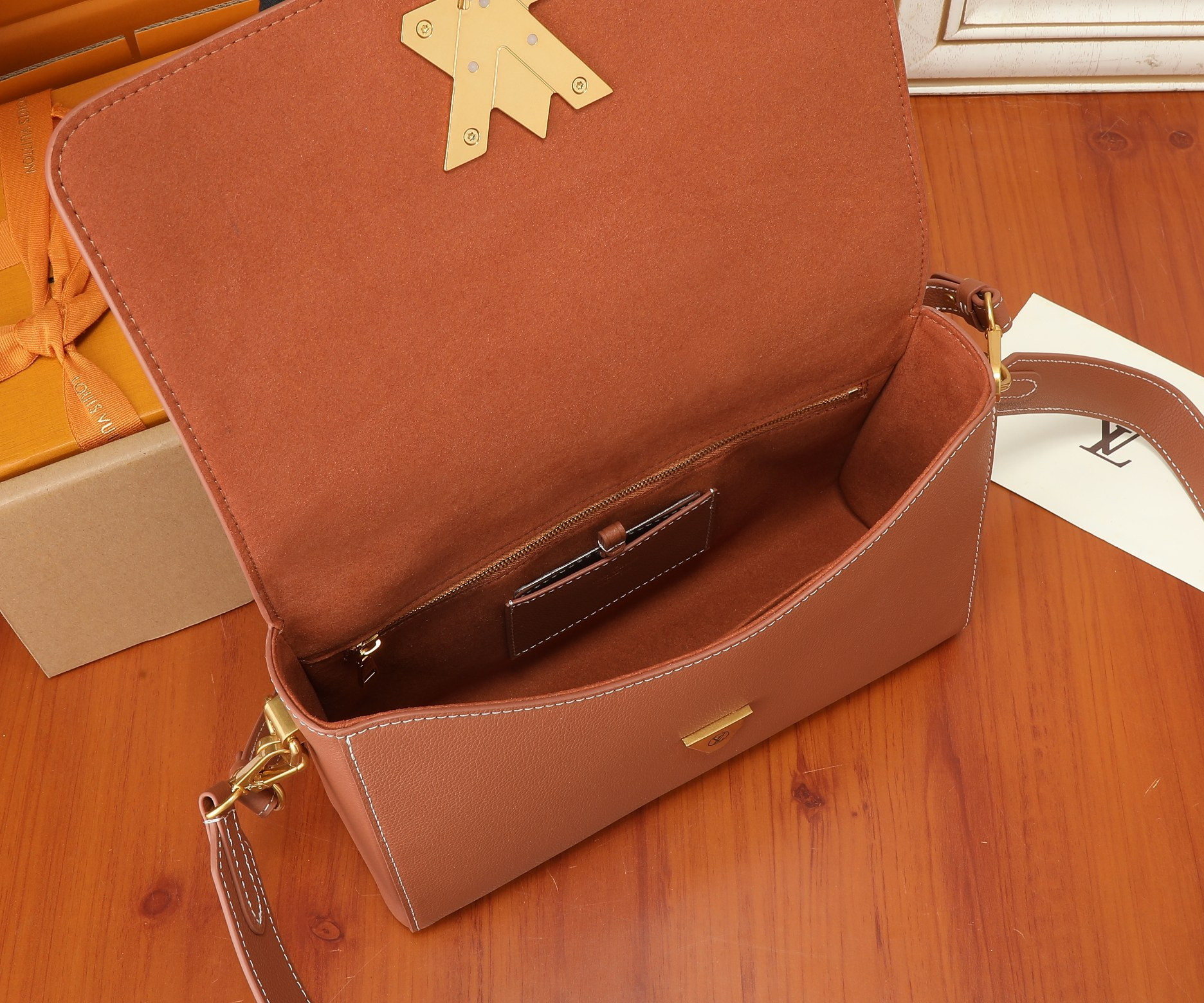 LV Soft Twist M24640 10.6 x 7.5 x 3.5 inches