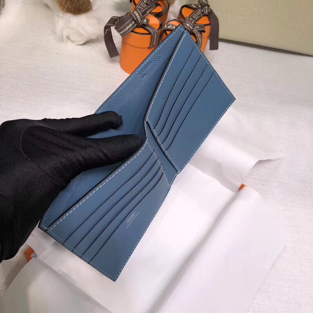 H**me5 poker compact wallet