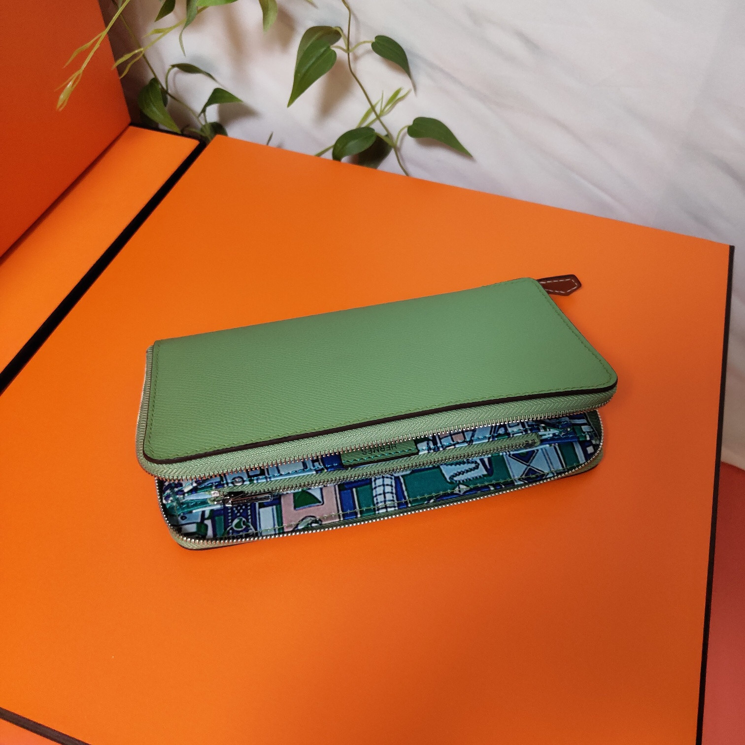 H**me5 long wallet 20x11cm