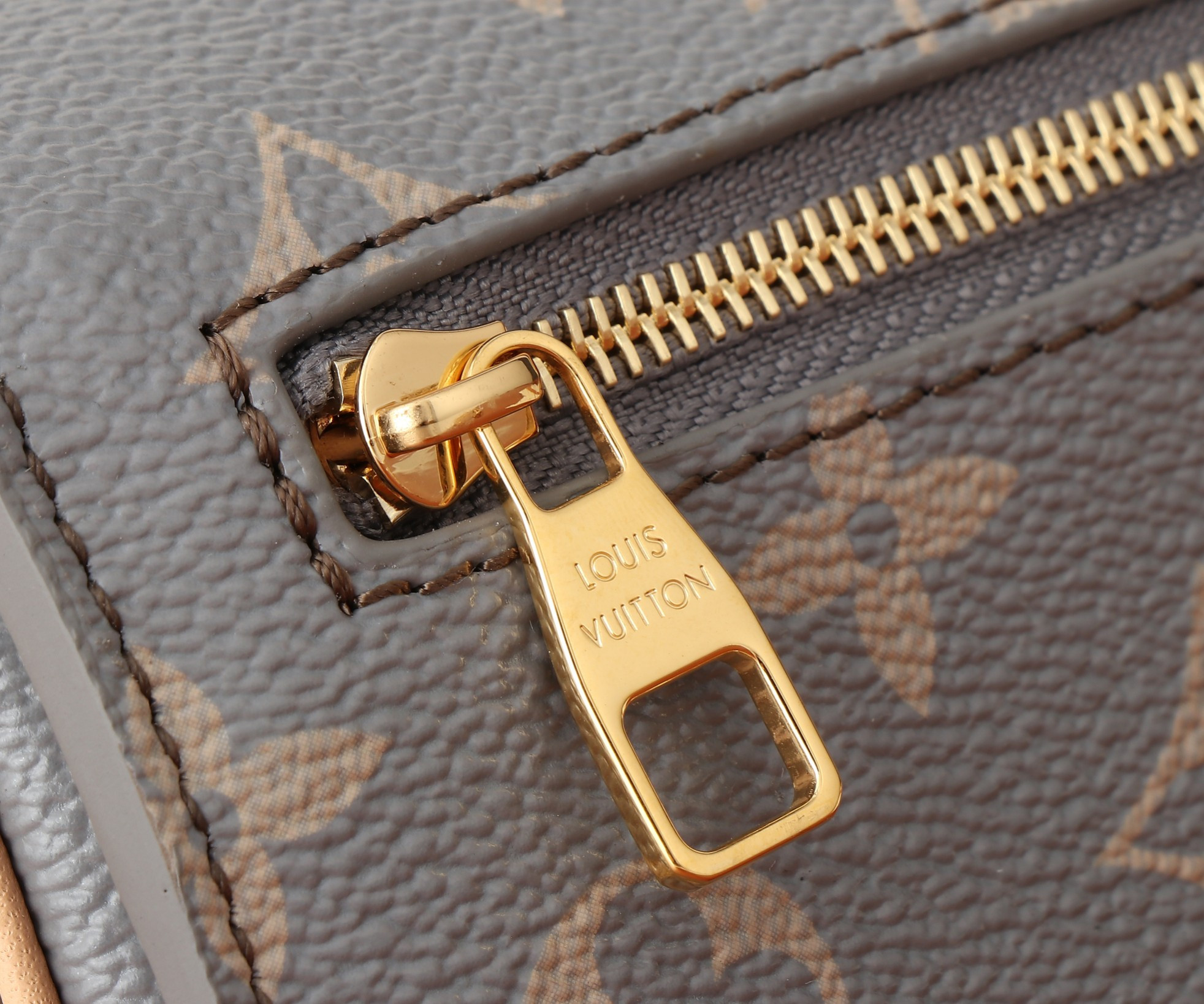 LV Pochette Métis East West M12429 21.5x13.5x6CM